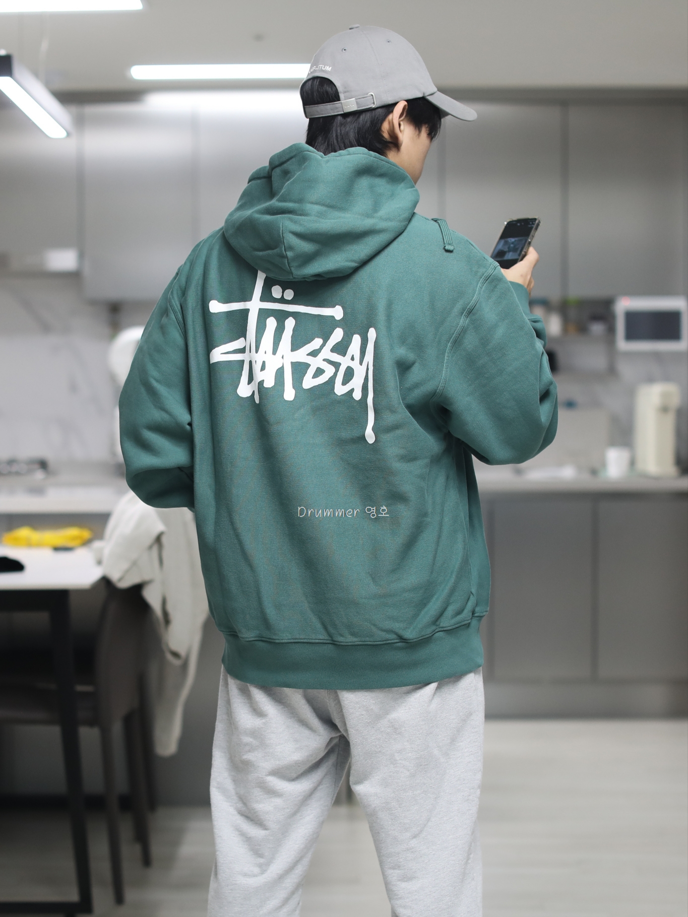 Stussy Basic Stussy Pigment Dyed Hoodie Forest 착용 스타일