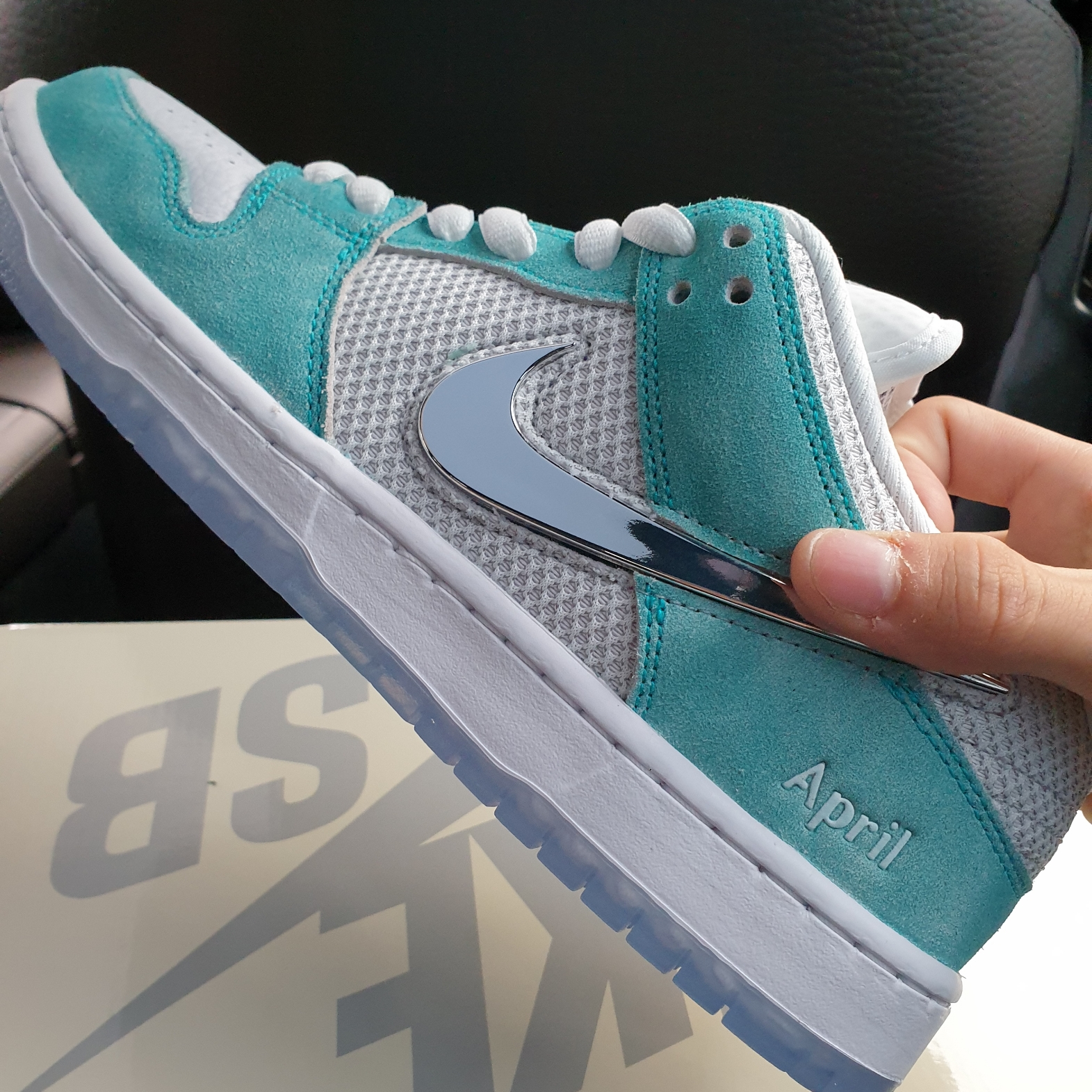 Nike x April Skateboards SB Dunk Low Pro QS Racer Blue Metallic Silver 착용 스타일