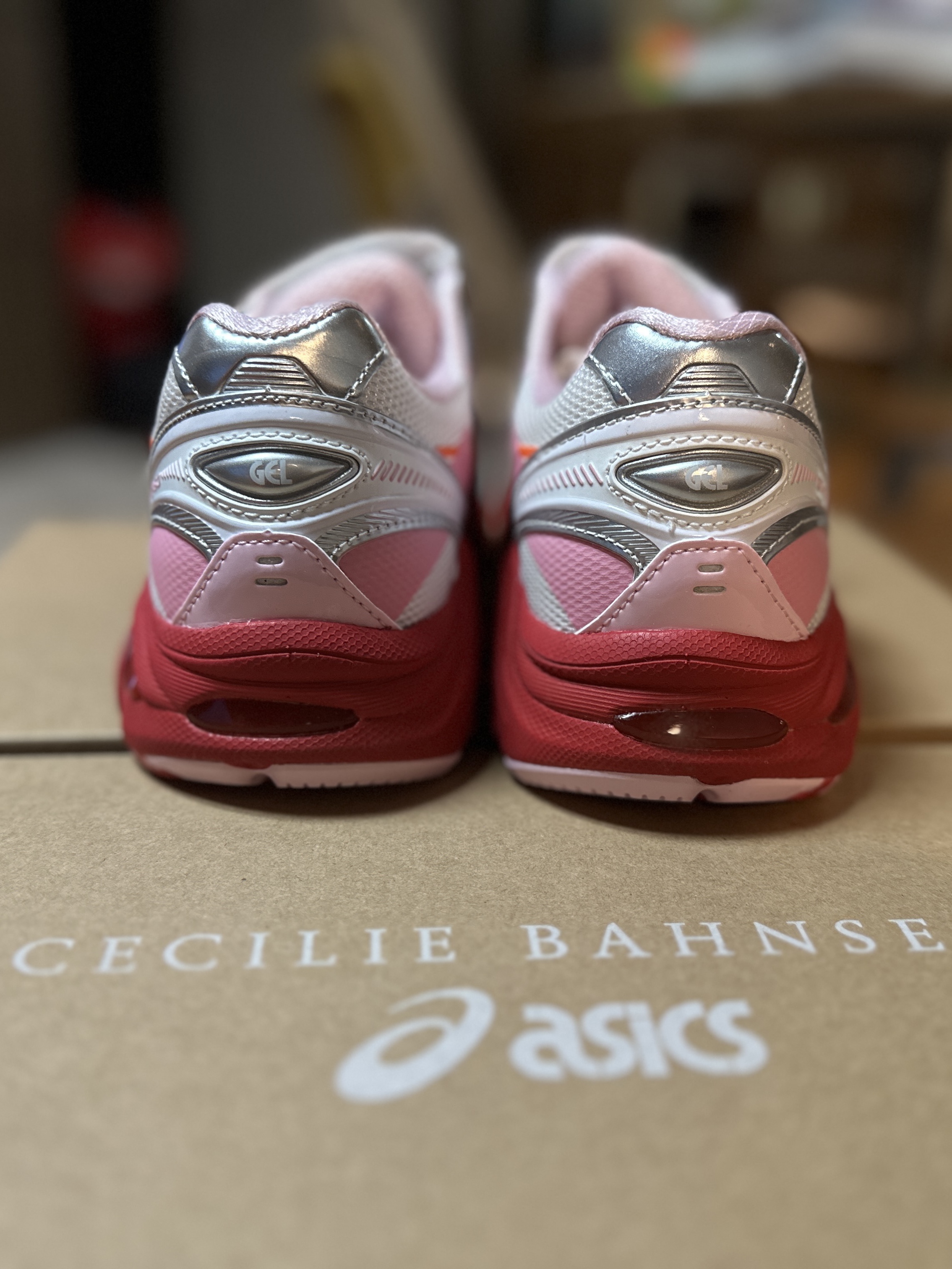Asics x Cecilie Bahnsen GT-2160 White Habanero 착용 스타일 - 7
