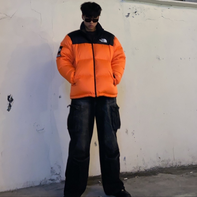 Nike Air Force 1 '07 Low Triple Black, Supreme x The North Face Nuptse Orange - 16FW 착용 스타일