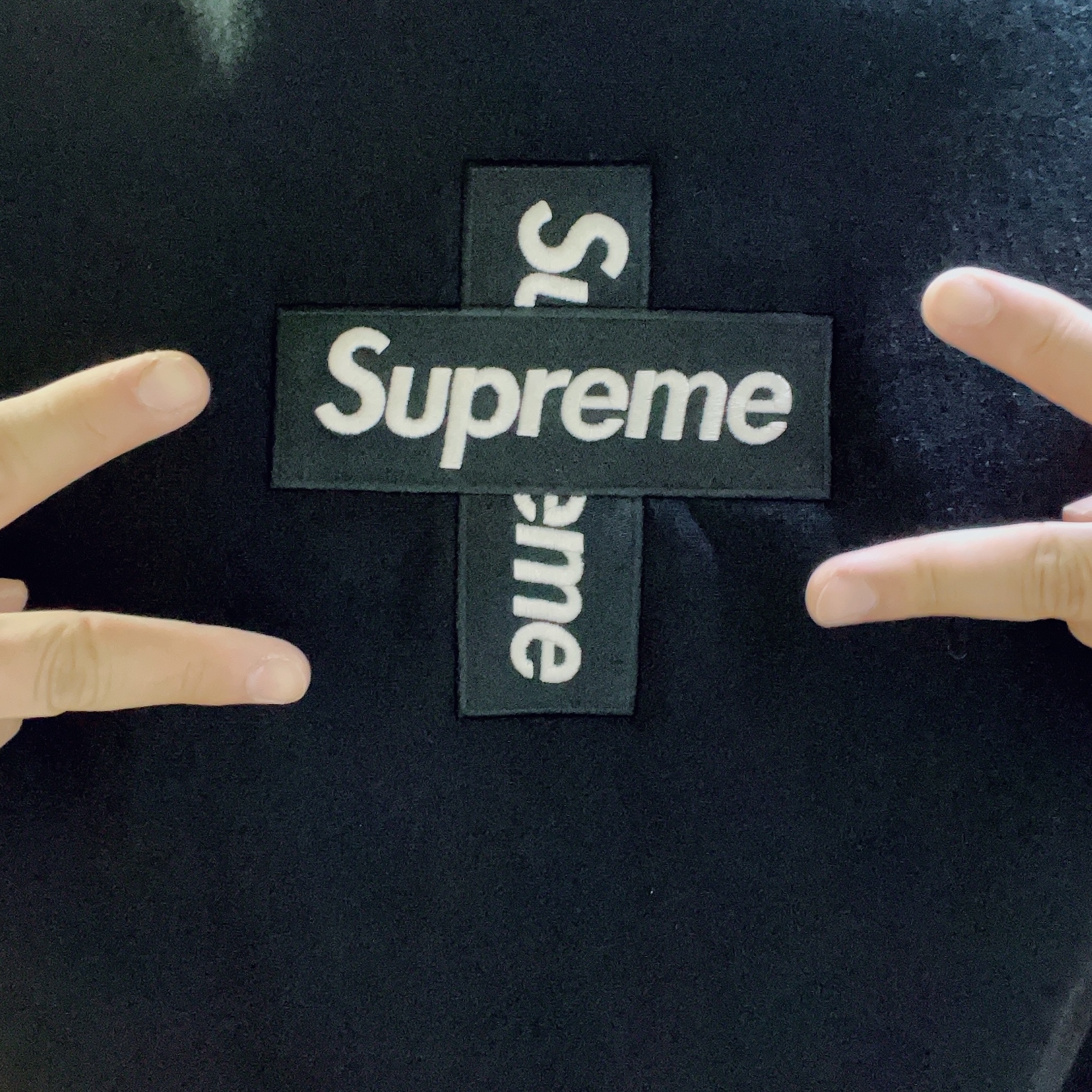 Supreme Box Logo Hooded Sweatshirt Black - 17FW, Supreme Cross Box Logo Hooded Sweatshirt Black - 20FW 착용 스타일 - 2