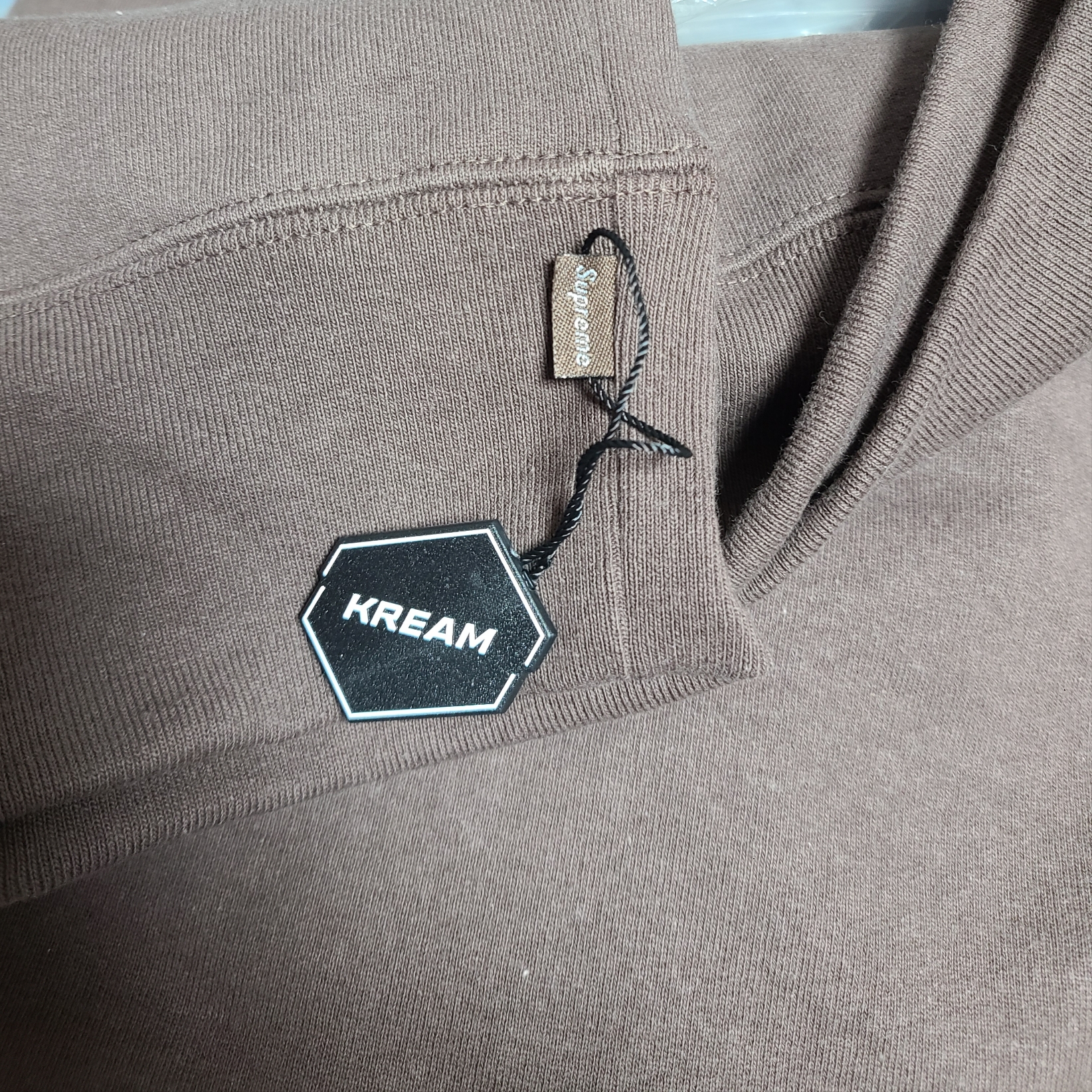 Supreme Box Logo Crewneck Brown - 22FW 착용 스타일 - 2