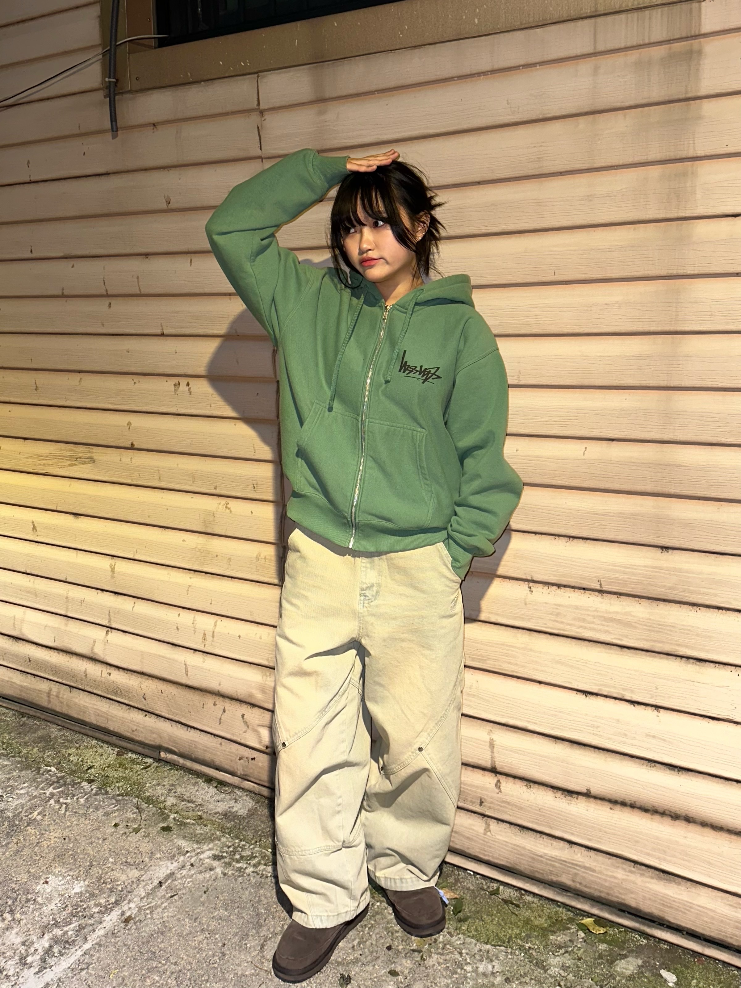 Stussy Flipped Zip Hoodie Green 착용 스타일 - 1