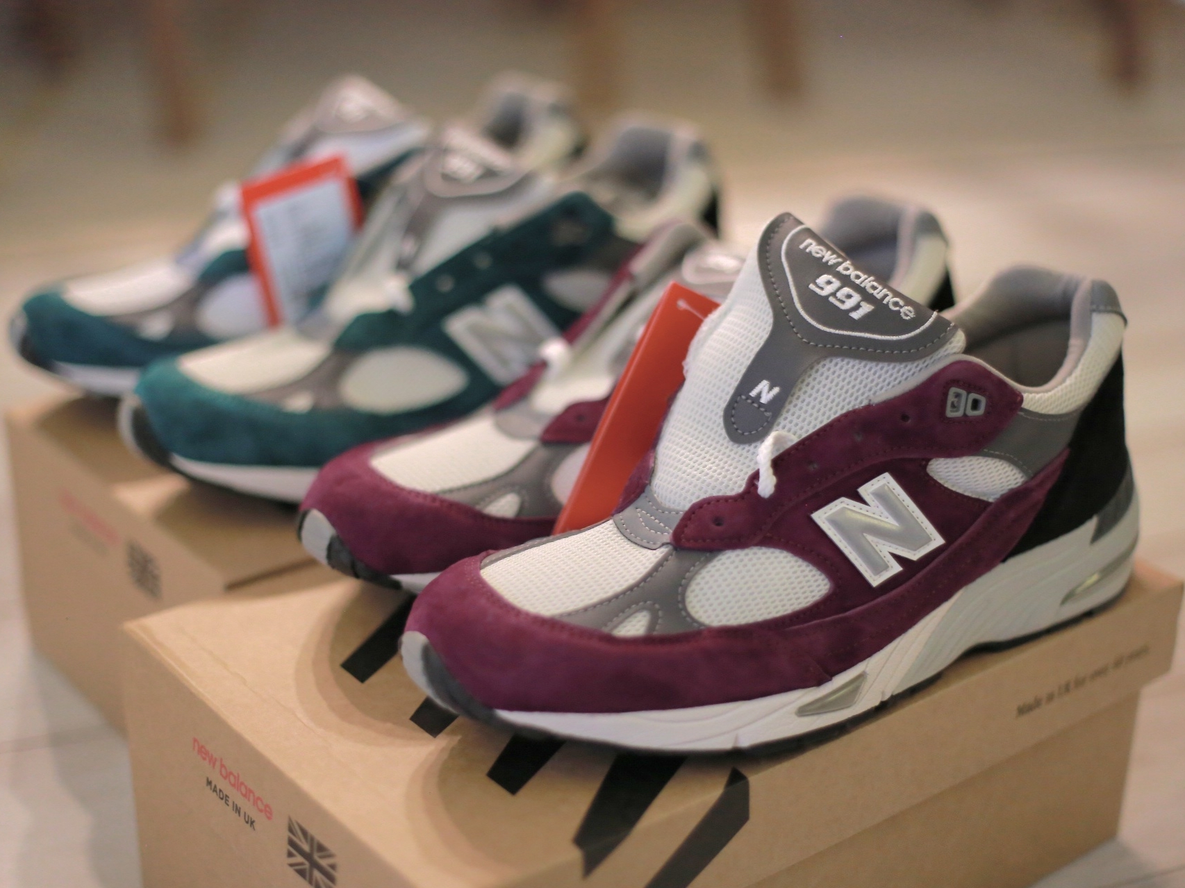 New Balance 991 Made in UK Bright Renaissance Grape Juice, New Balance 991 Made in UK Bright Renaissance Pacific 착용 스타일 - 2