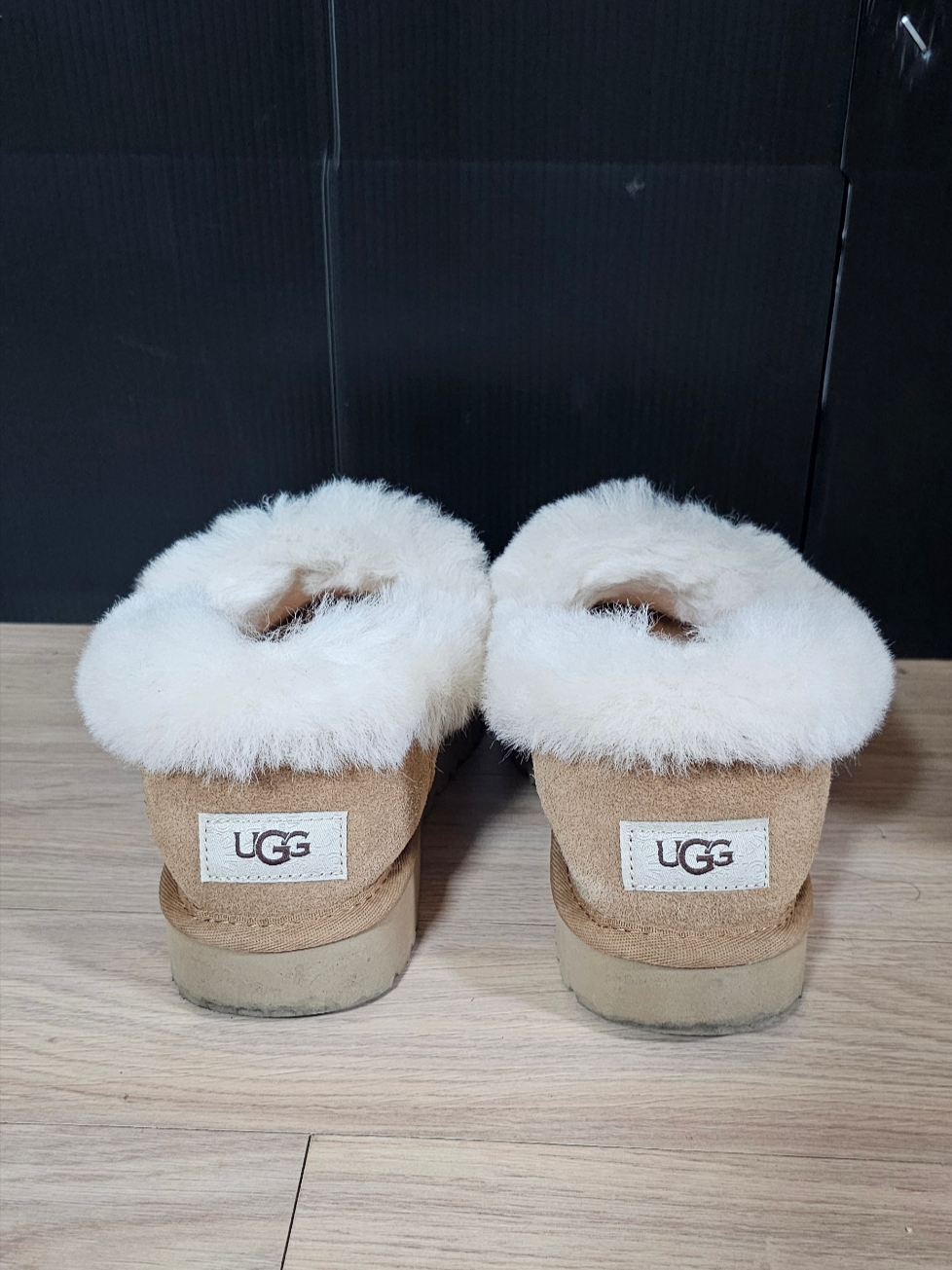 (W) UGG Nita Slipper Chestnut 착용 스타일 - 3