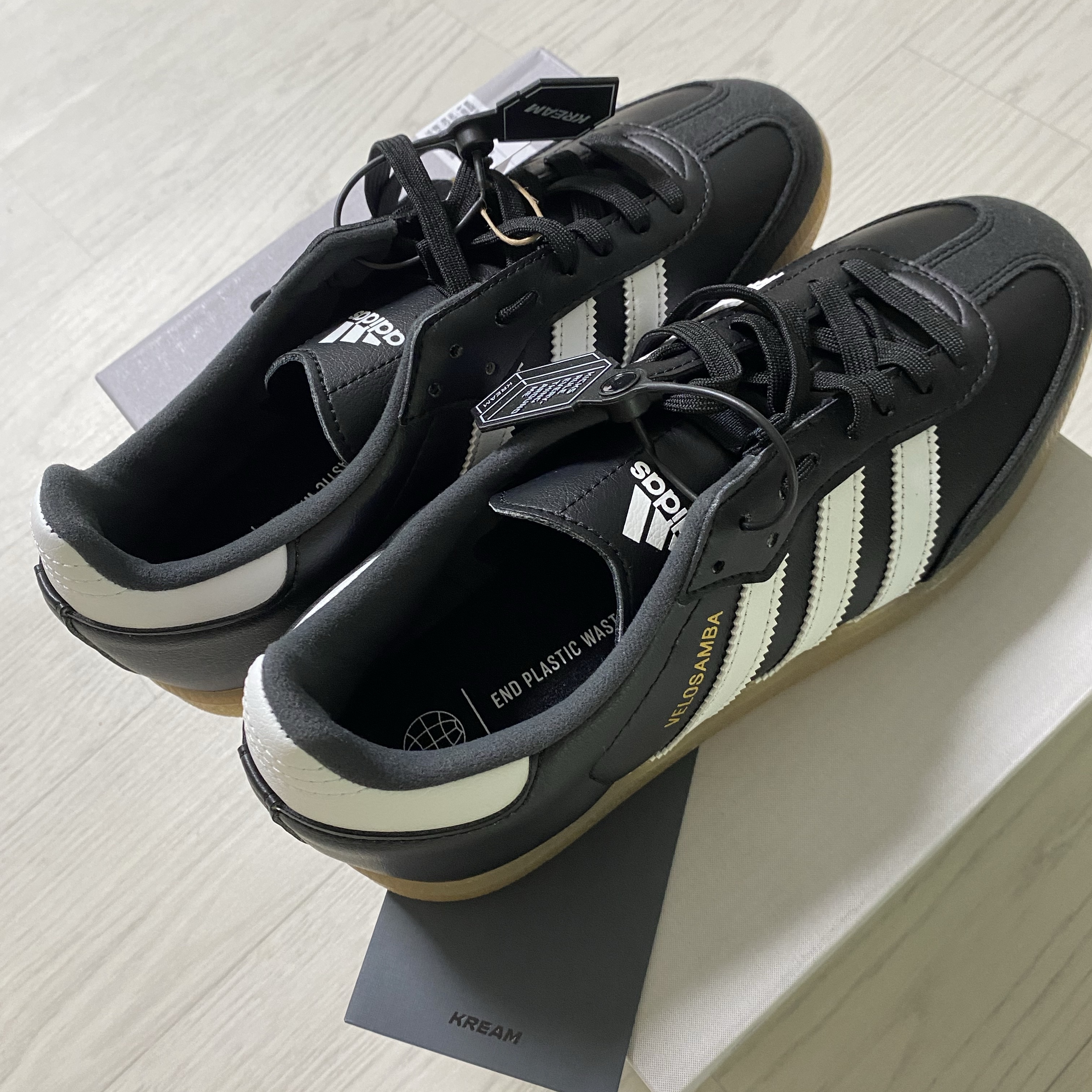 Adidas Velosamba Vegan Cycling Core Black 착용 스타일