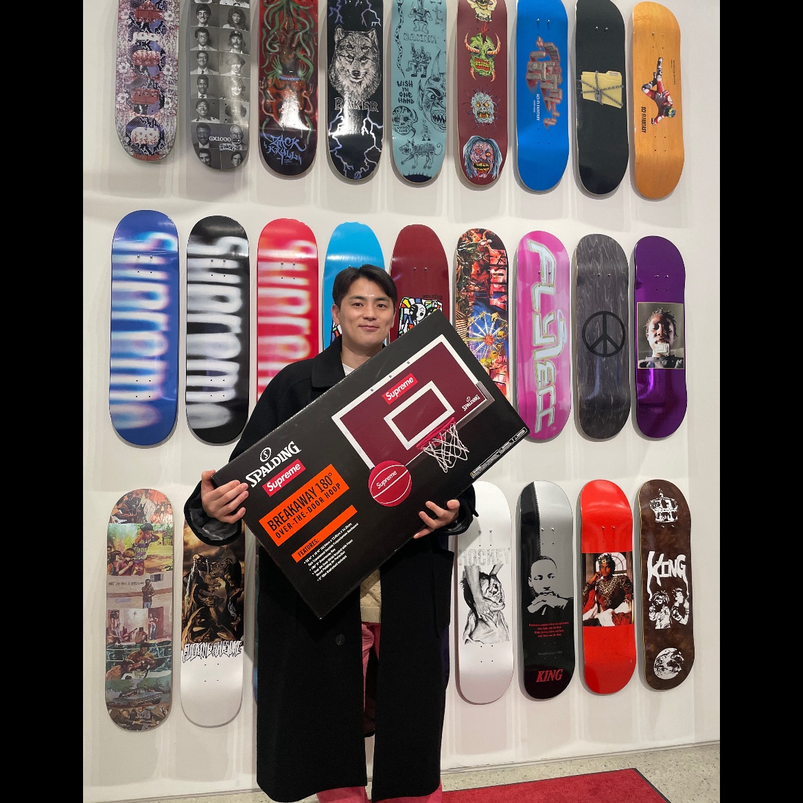 Undermycar Legion.02 Balmacaan Oversized Wool Coat Black, Stussy x Levi's Jacquard Jean Pink 착용 스타일