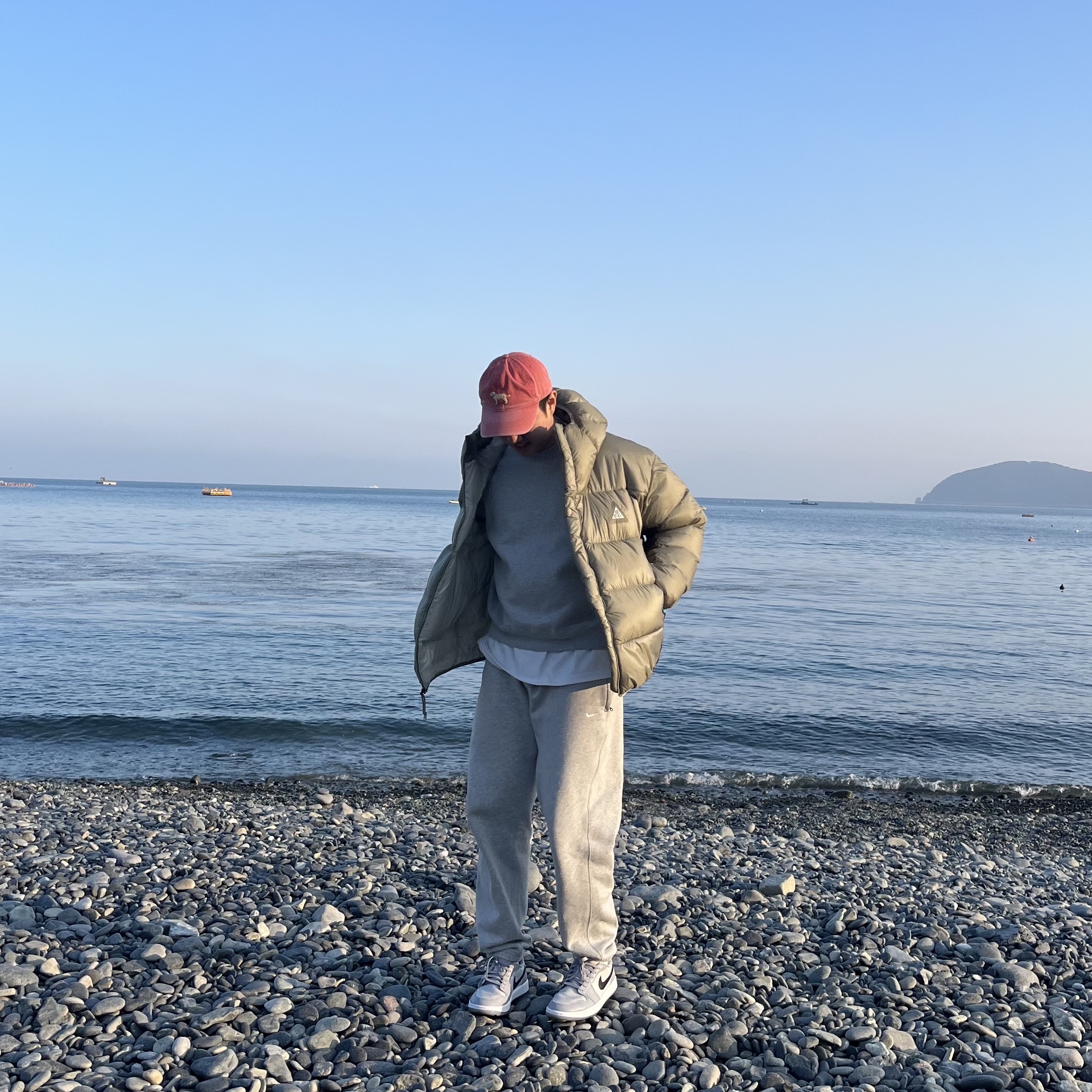 Nike ACG Therma-Fit ADV Lunar Lake Puffer Jacket Light Army - Asia 착용 스타일