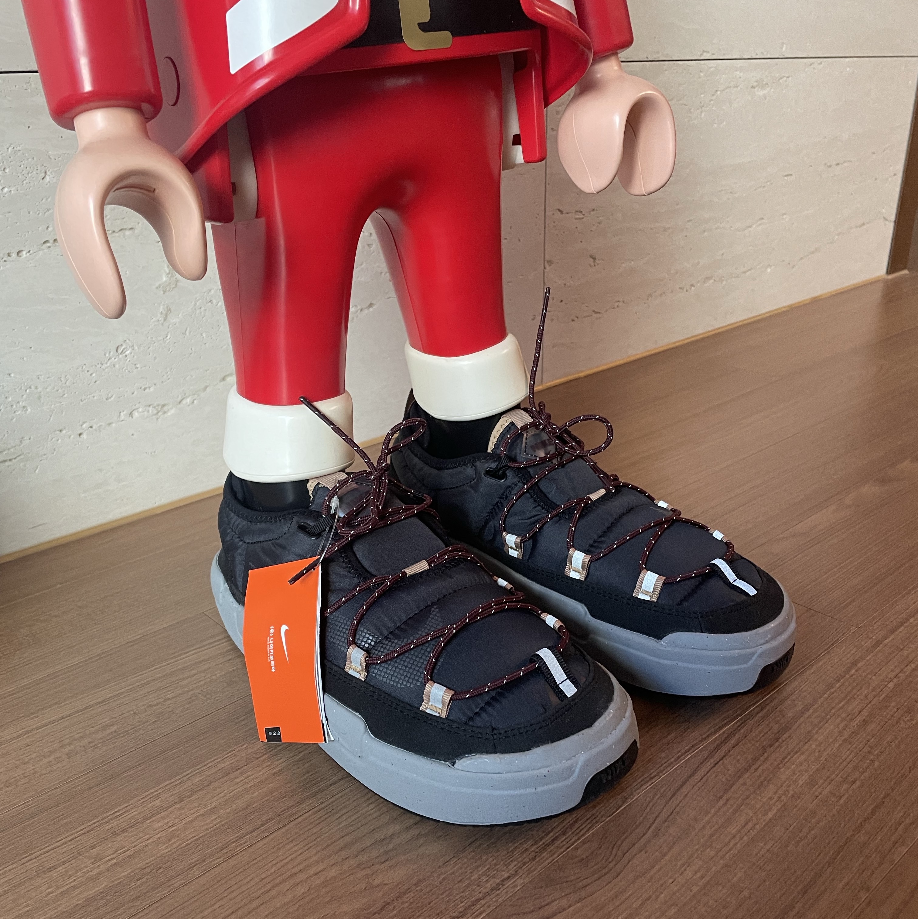 Nike Offline Pack Black Anthracite 착용 스타일 - 3