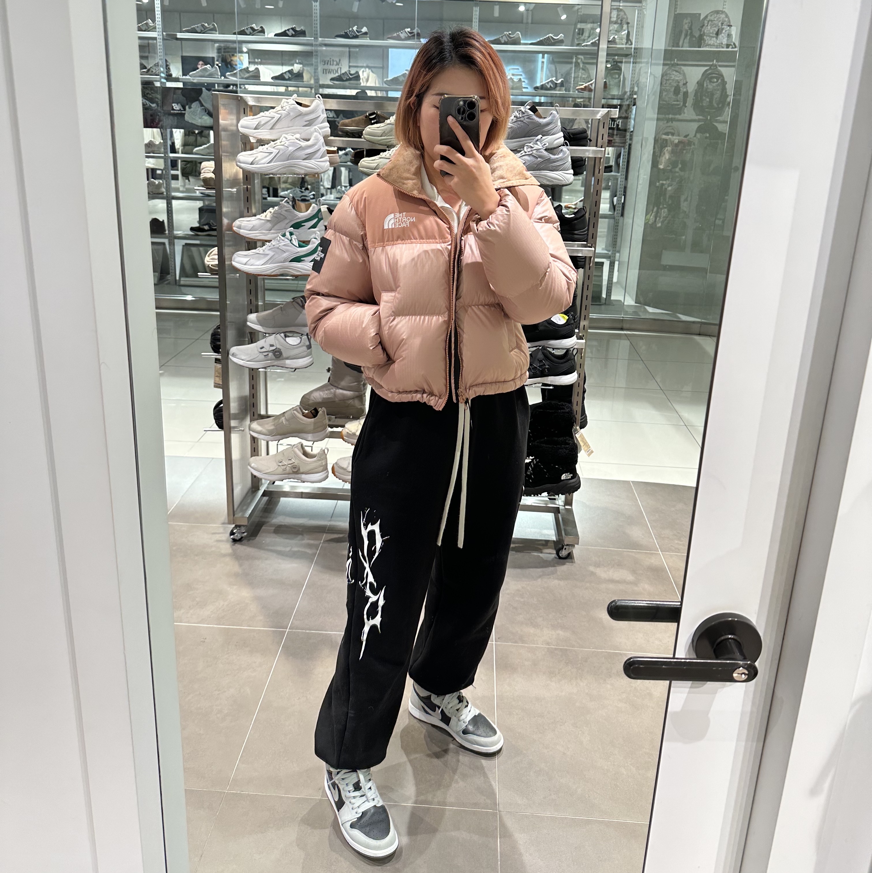 (W) The North Face White Label Novelty Nuptse Down Jacket Black, (GS) Jordan 1 Retro High OG Shadow 2.0 착용 스타일 - 2