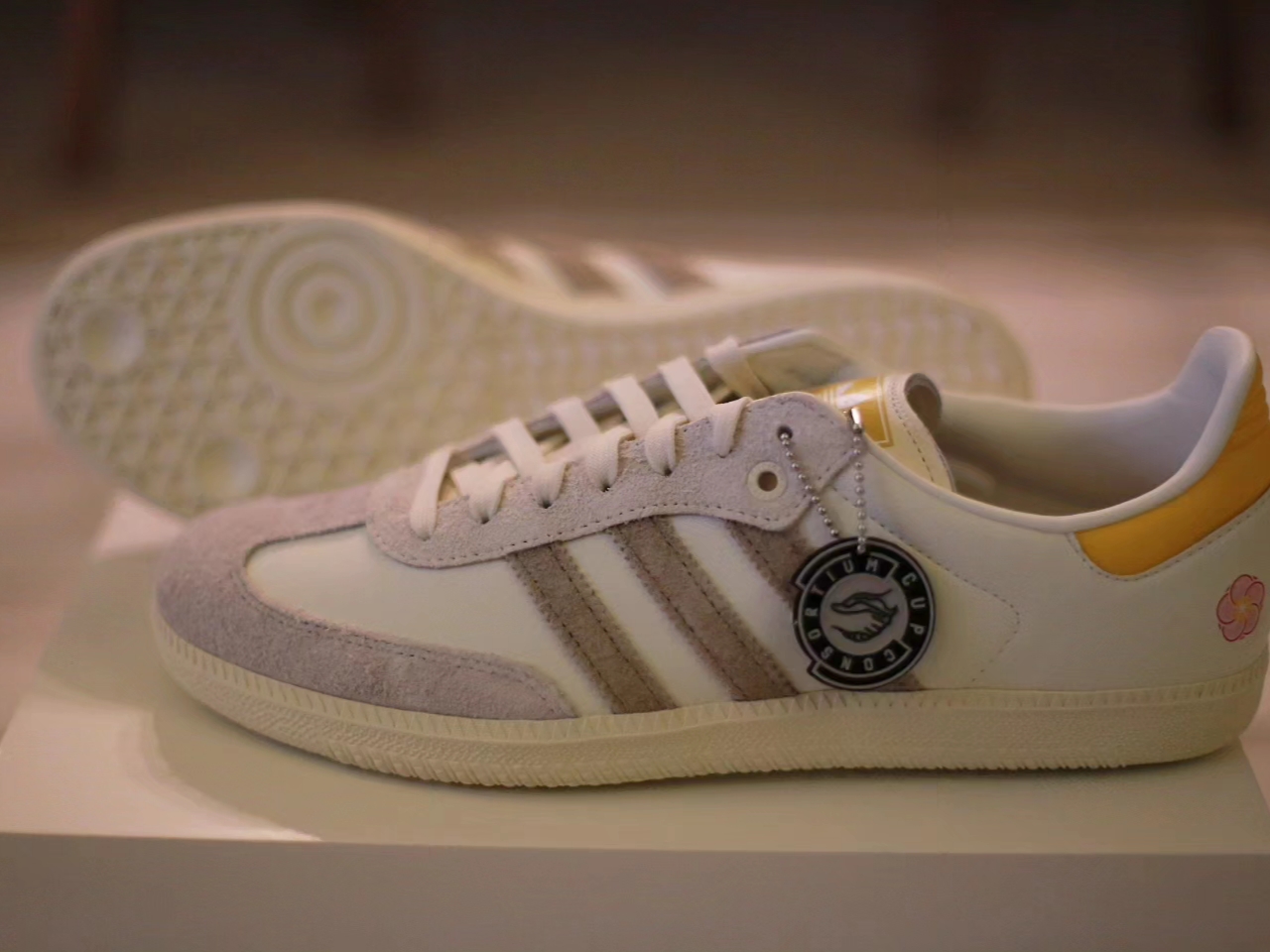 Adidas x Kasina Samba Consortium Cup Off White Trace Khaki 착용 스타일 - 4