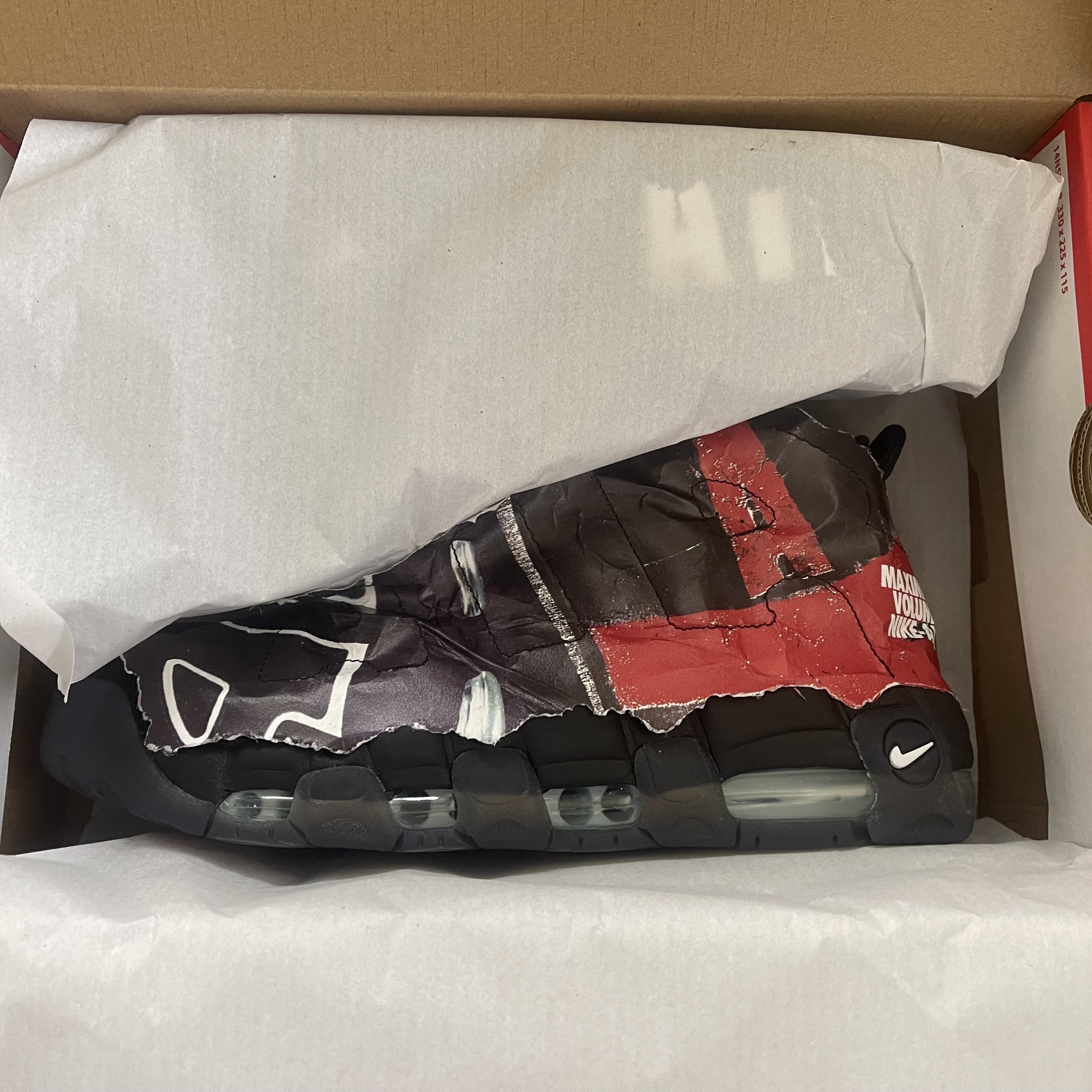 Nike Air More Uptempo 96 Maximum Volume 착용 스타일 - 2