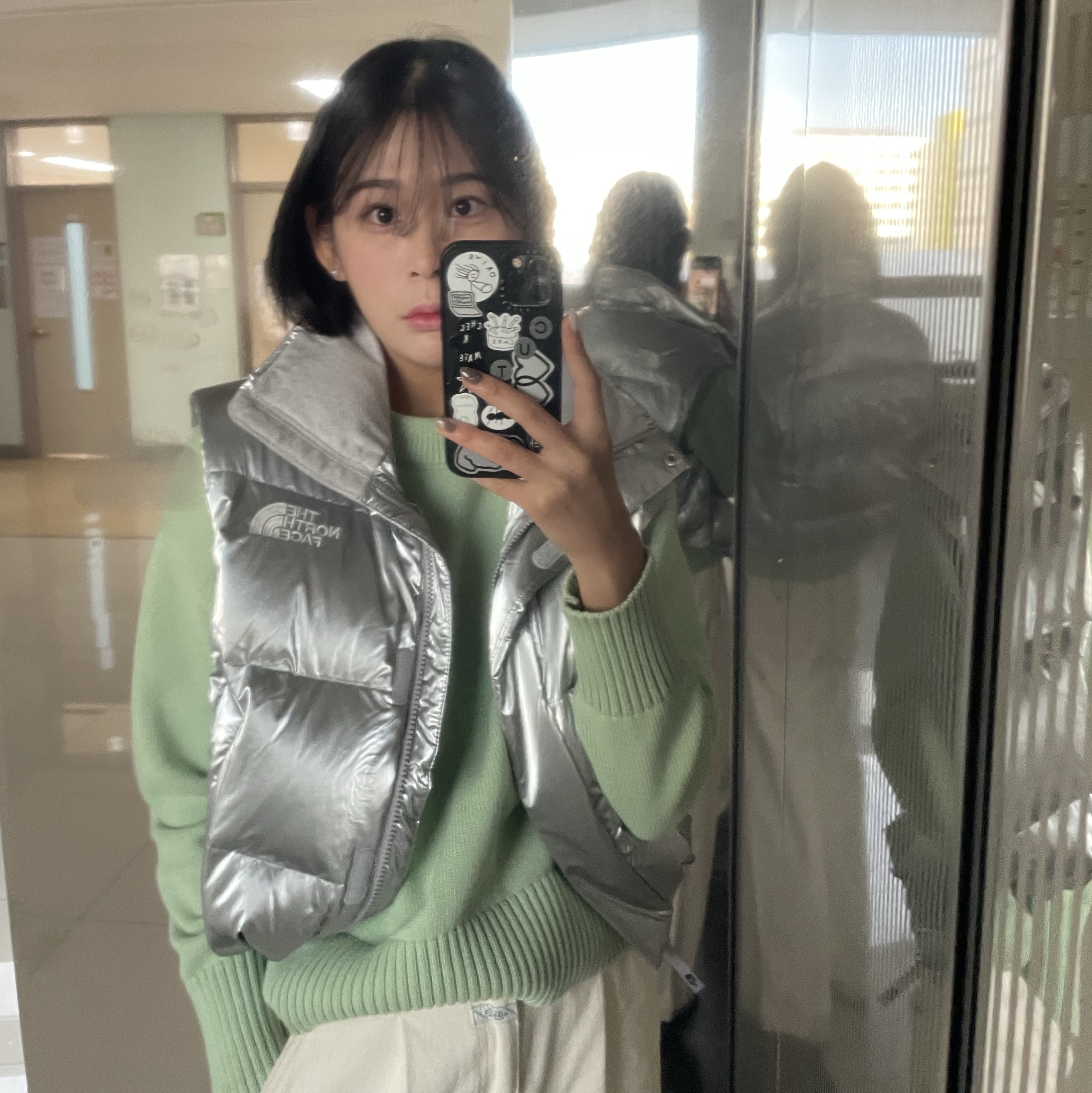 (W) The North Face White Label Glossy Detachable Down Jacket Silver, AMI de Coeur Oversize Sweater Aqua - 22SS 착용 스타일