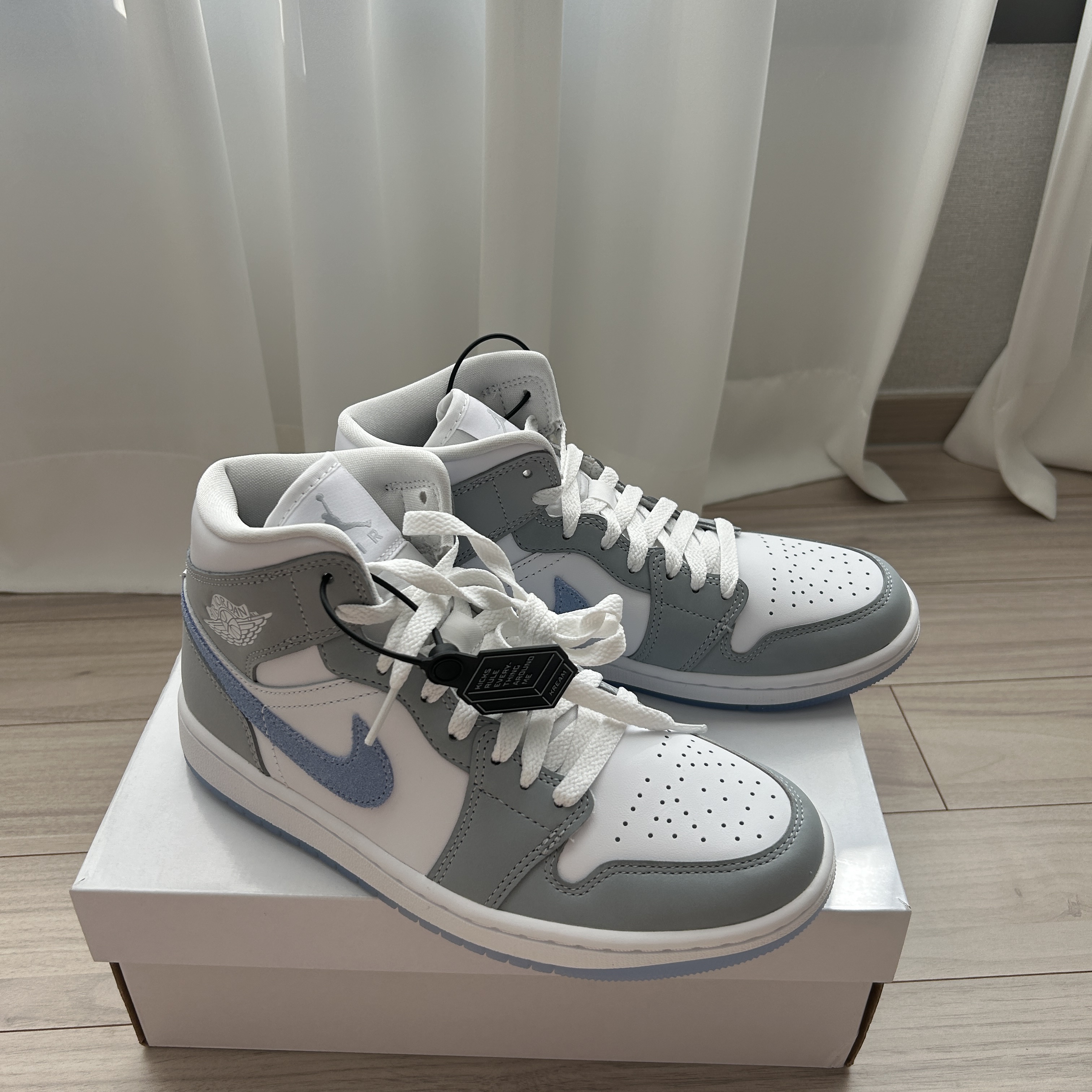 (W) Jordan 1 Mid Wolf Grey 착용 스타일