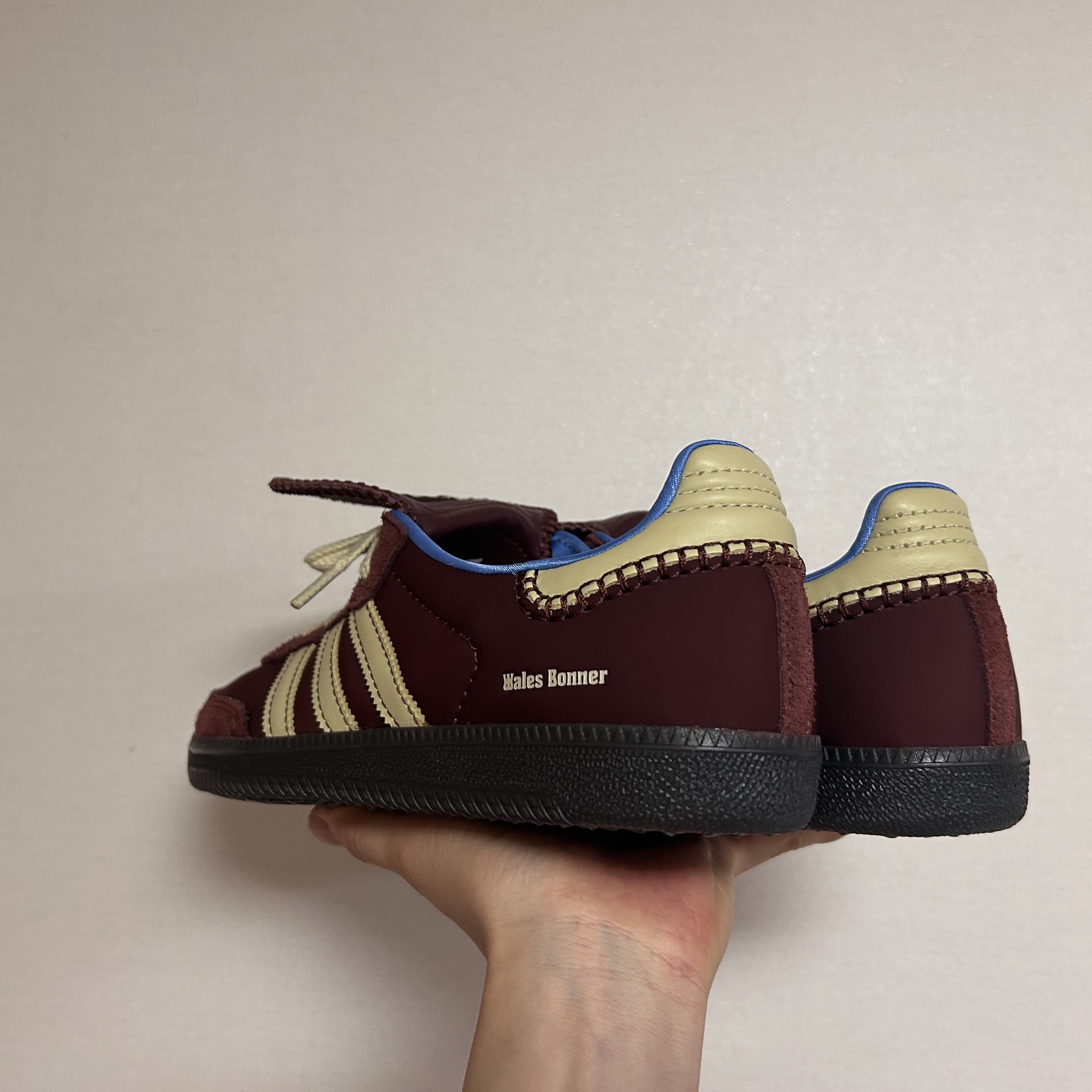 Adidas x Wales Bonner Nylon Samba Fox Brown Sandy Beige 착용 스타일 - 4