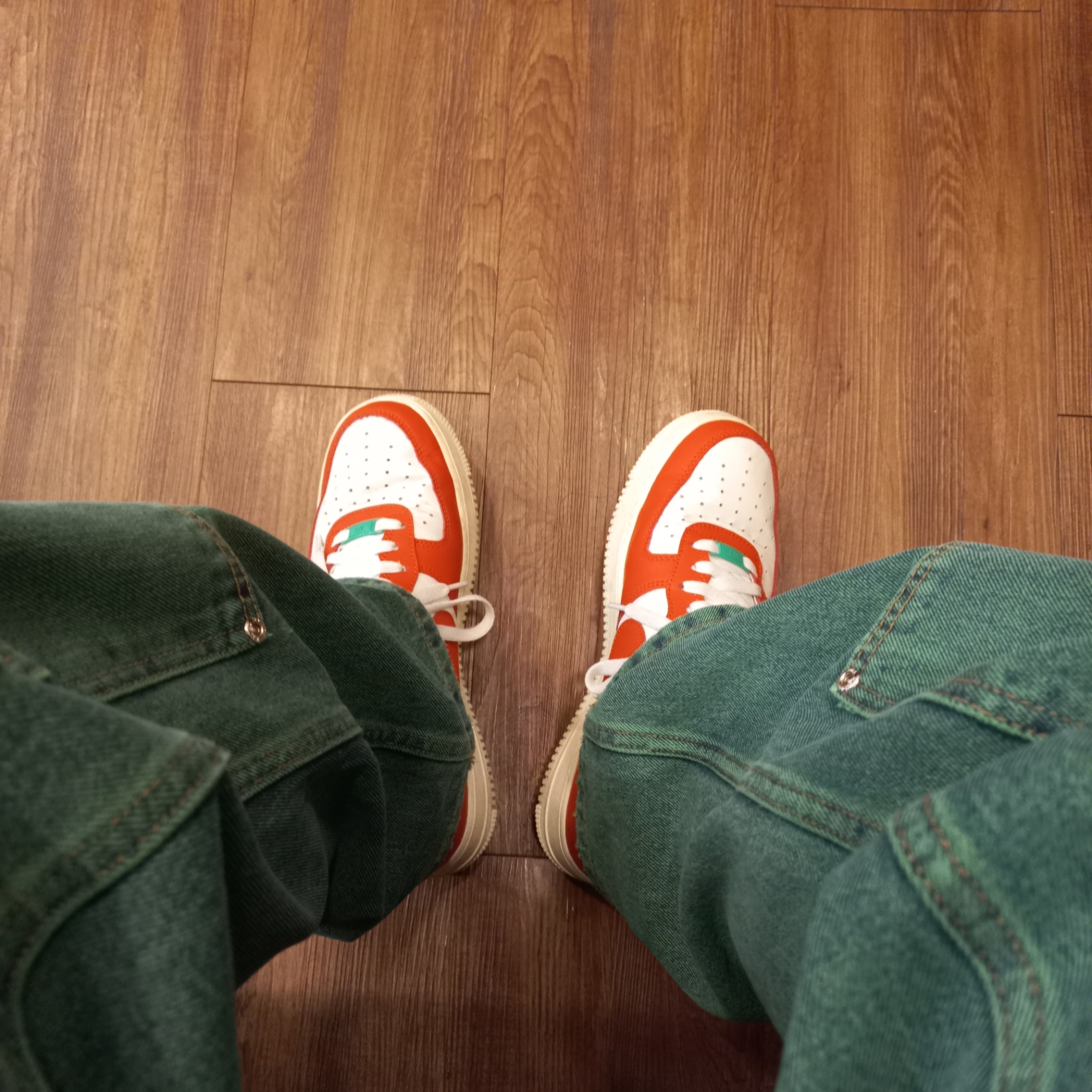 Nike Air Force 1 '07 LV8 Pojangmacha 착용 스타일