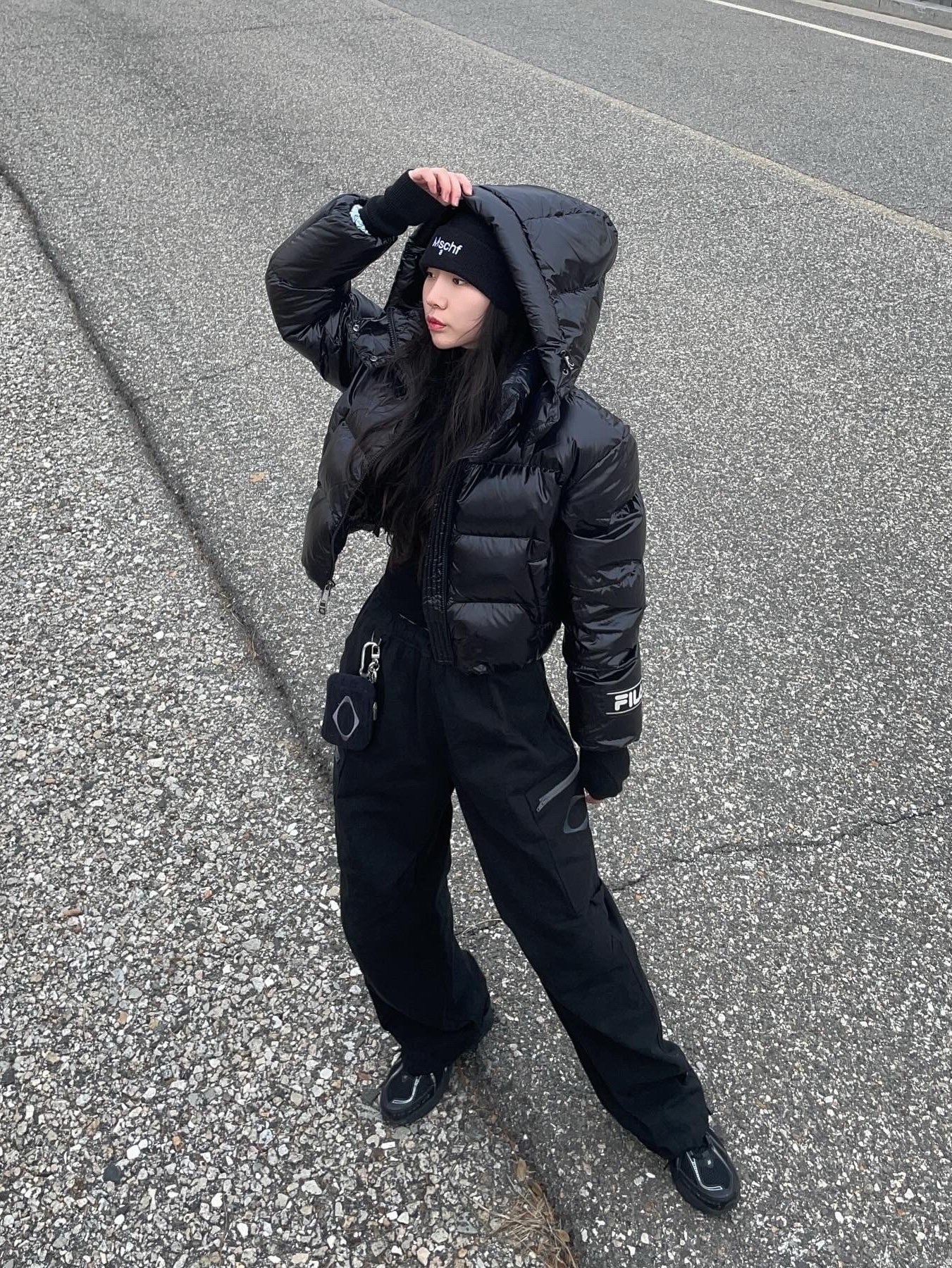 (W) Mischief Drawstring Pants Black, Mischief Rhombus Carabiner Mini Pouch Charcoal 착용 스타일 - 1