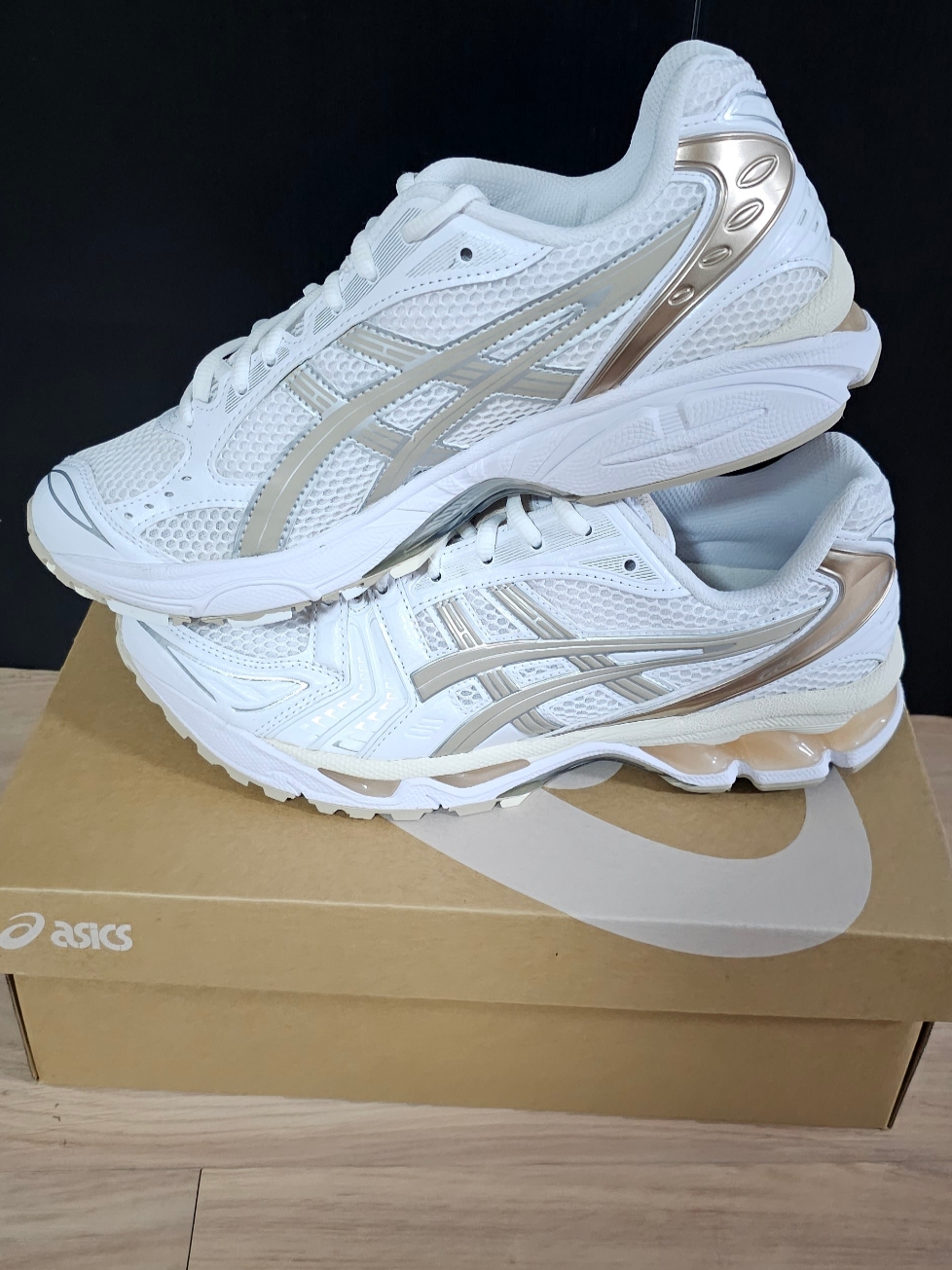 (W) Asics Gel-Kayano 14 White Simply Taupe 착용 스타일 - 2
