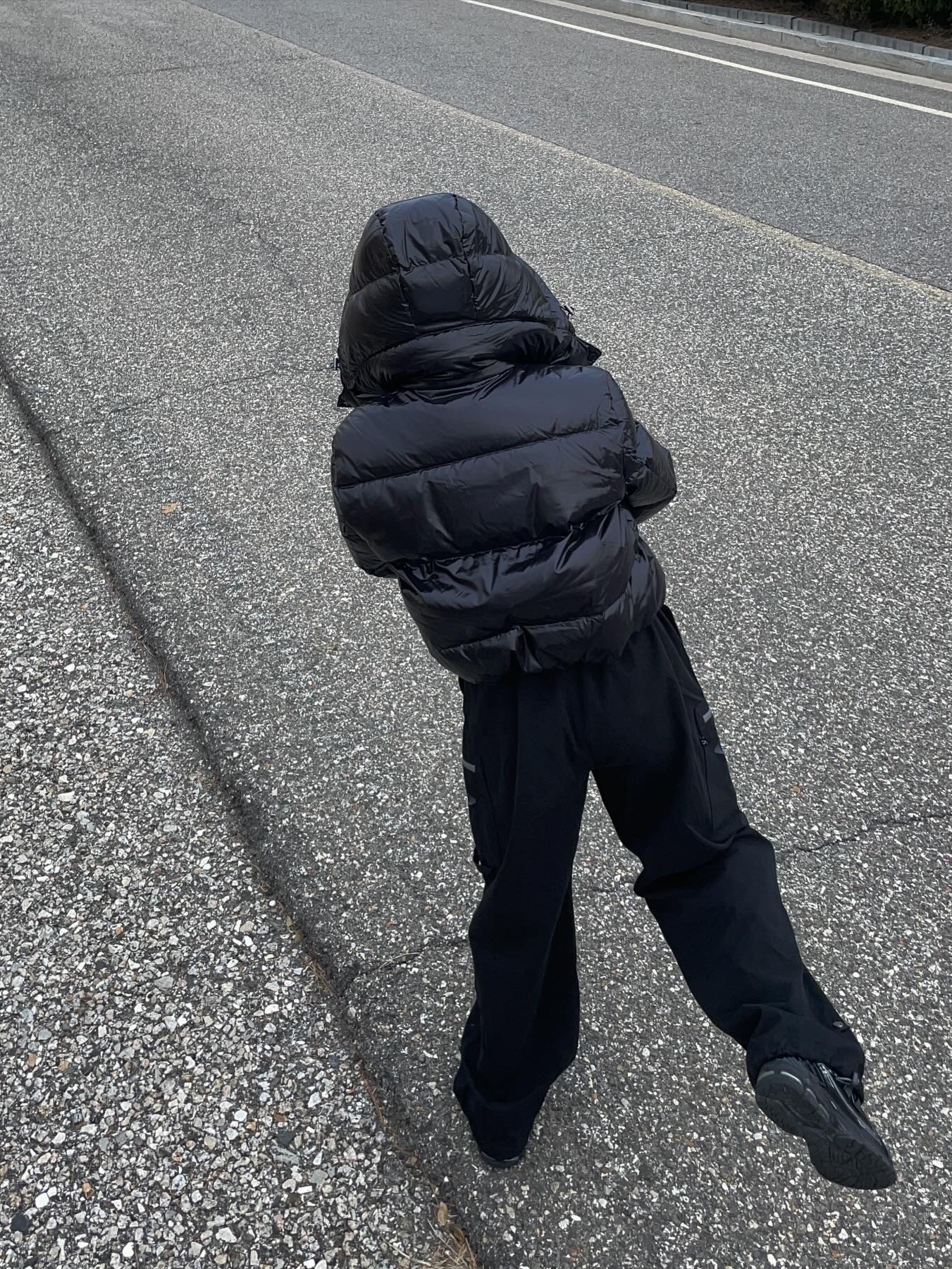 (W) Mischief Drawstring Pants Black, Mischief Rhombus Carabiner Mini Pouch Charcoal 착용 스타일 - 3
