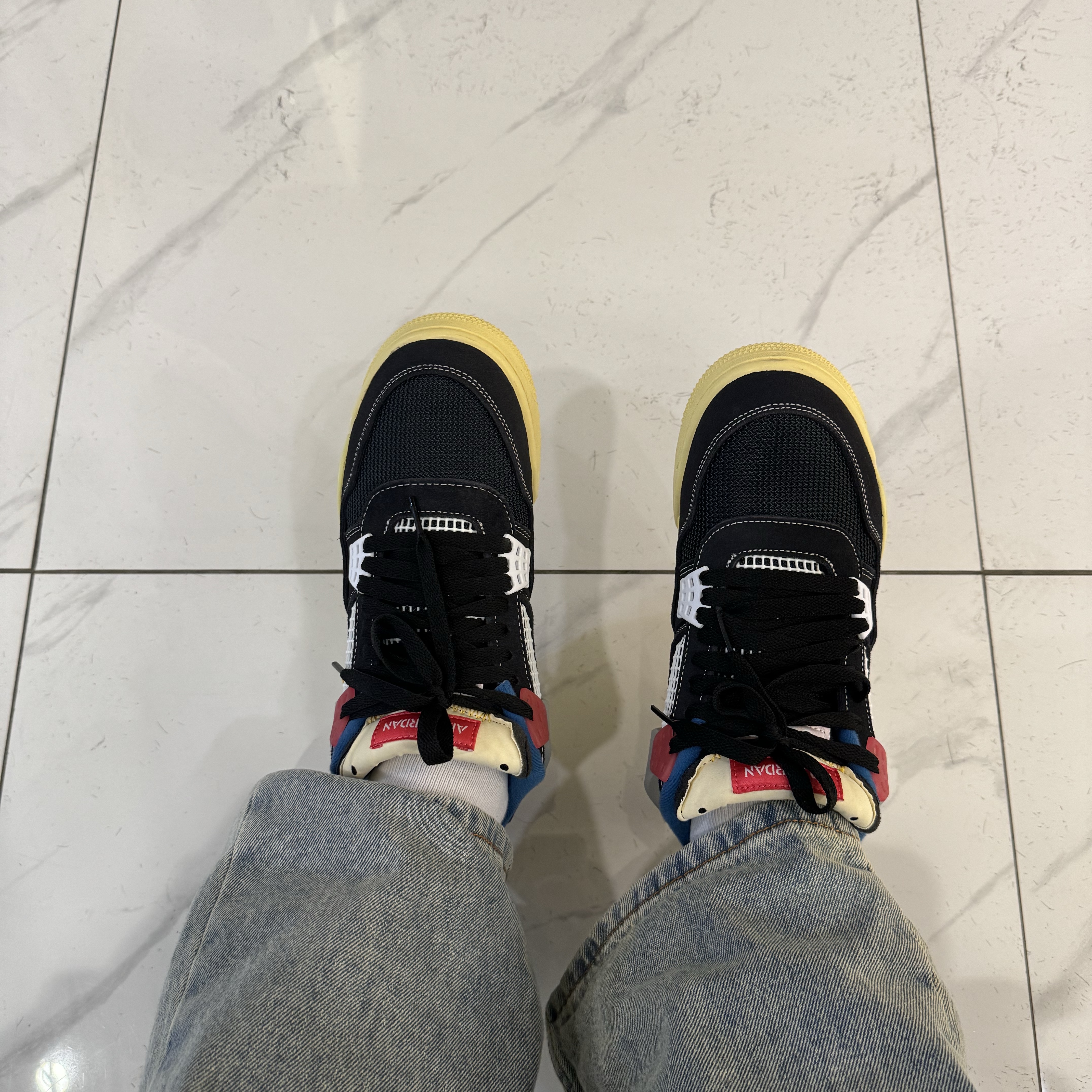 Jordan 4 x Union Retro Off Noir, Supreme x The North Face Taped Seam Shell Jacket Times Square - 22FW 착용 스타일 - 1