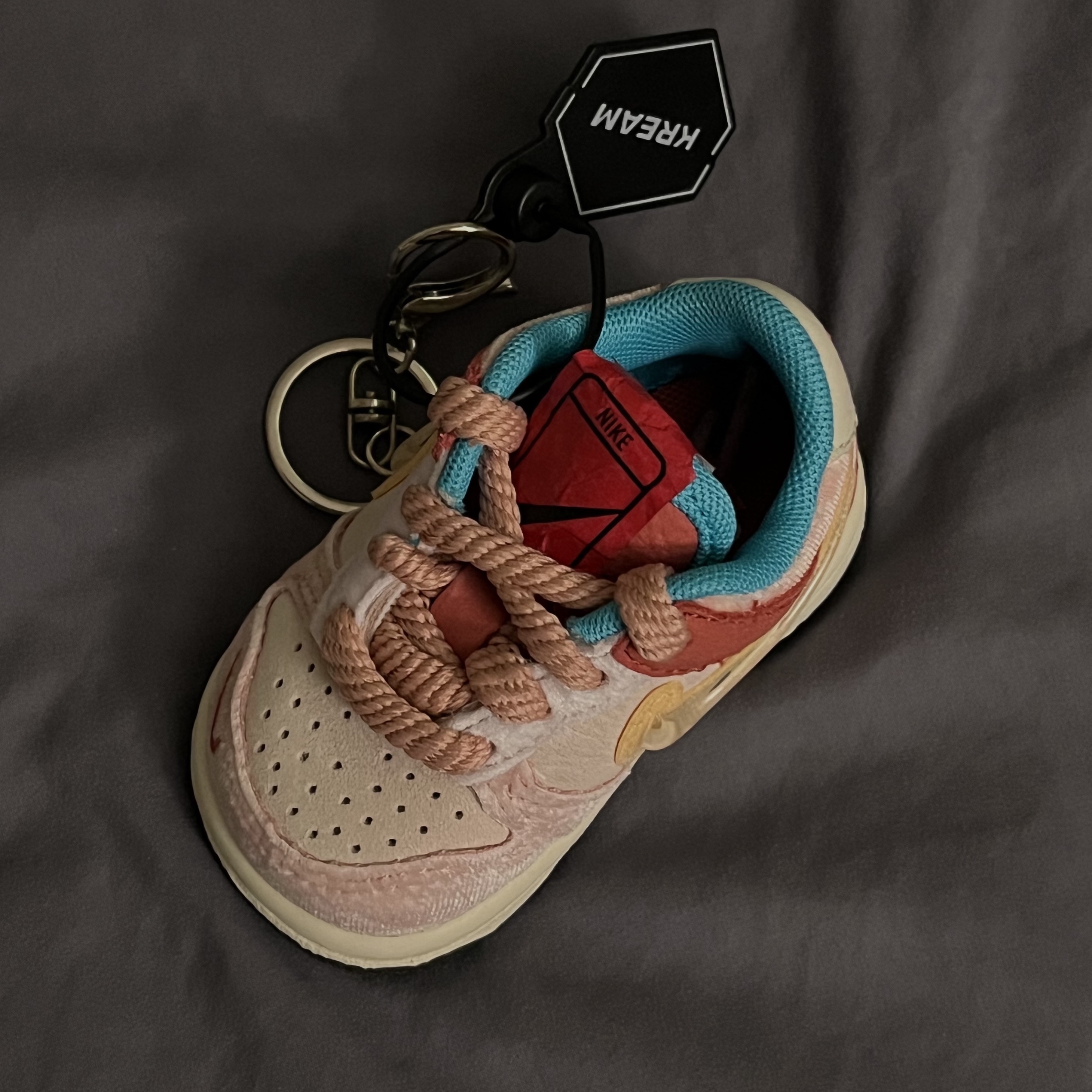 (TD) Nike x Social Status Dunk Low Free Lunch Strawberry Milk 착용 스타일 - 2