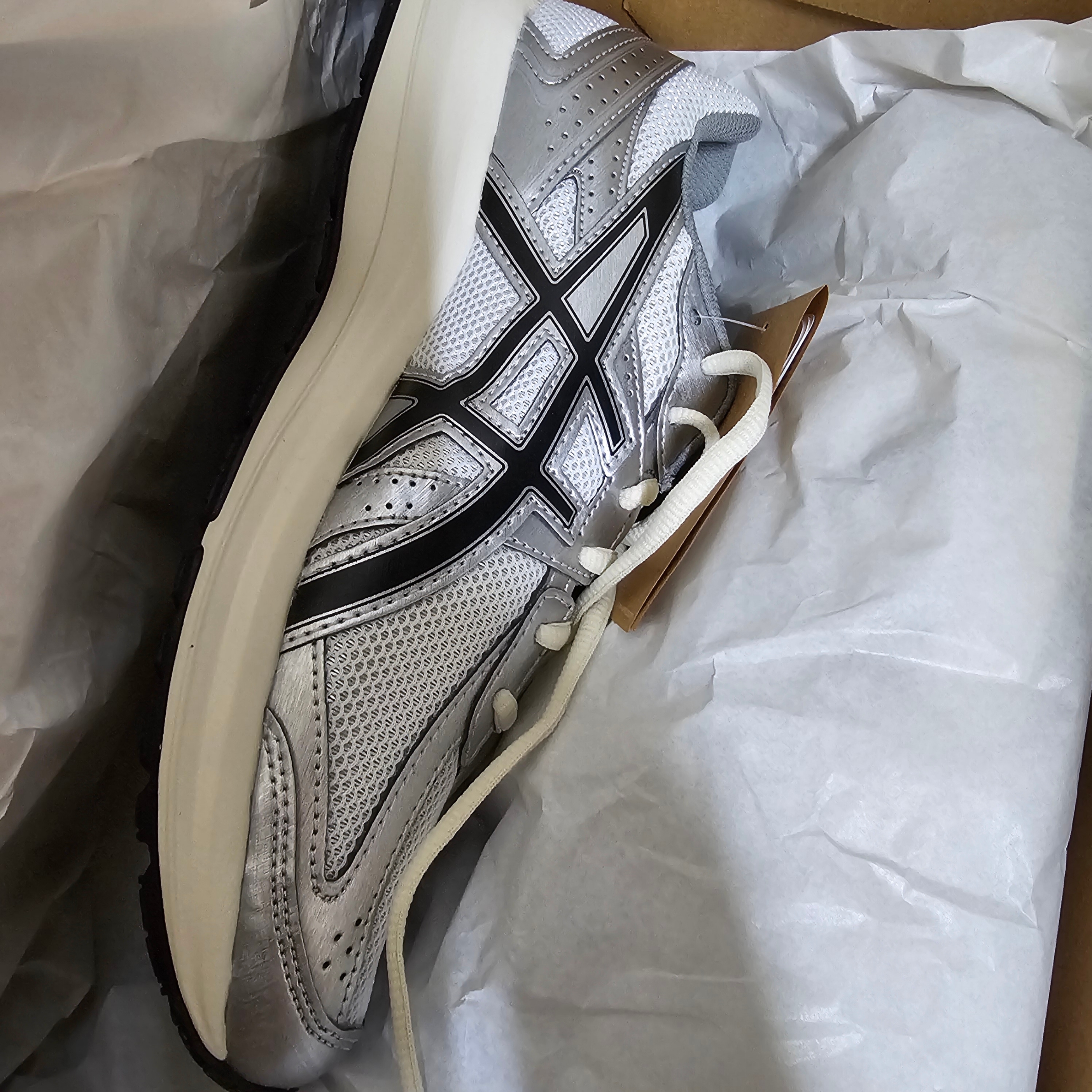 Asics Jog 100 S White Black - 2E Wide 착용 스타일