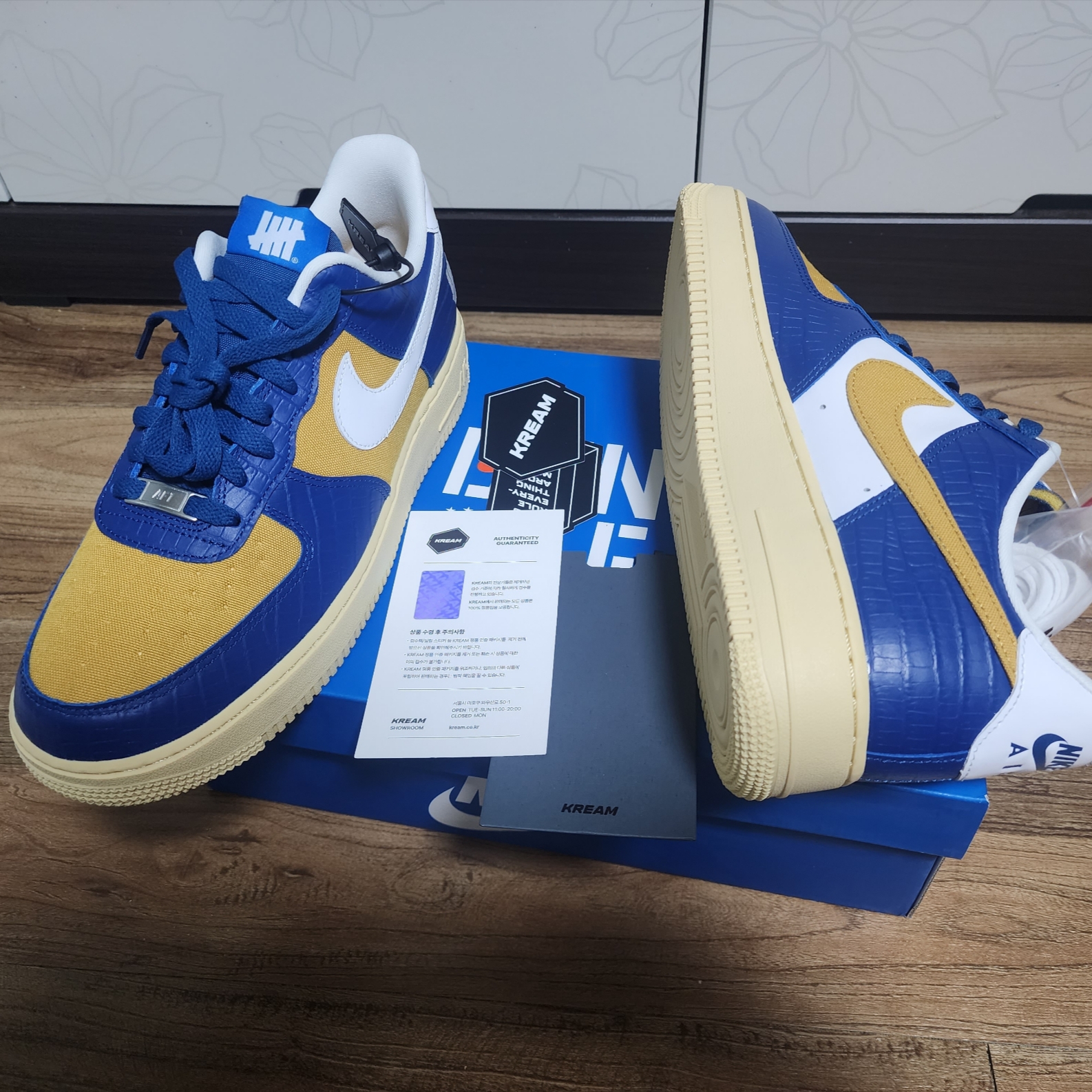 Nike x Undefeated Air Force 1 Low SP 5 On It Court Blue 착용 스타일 - 4