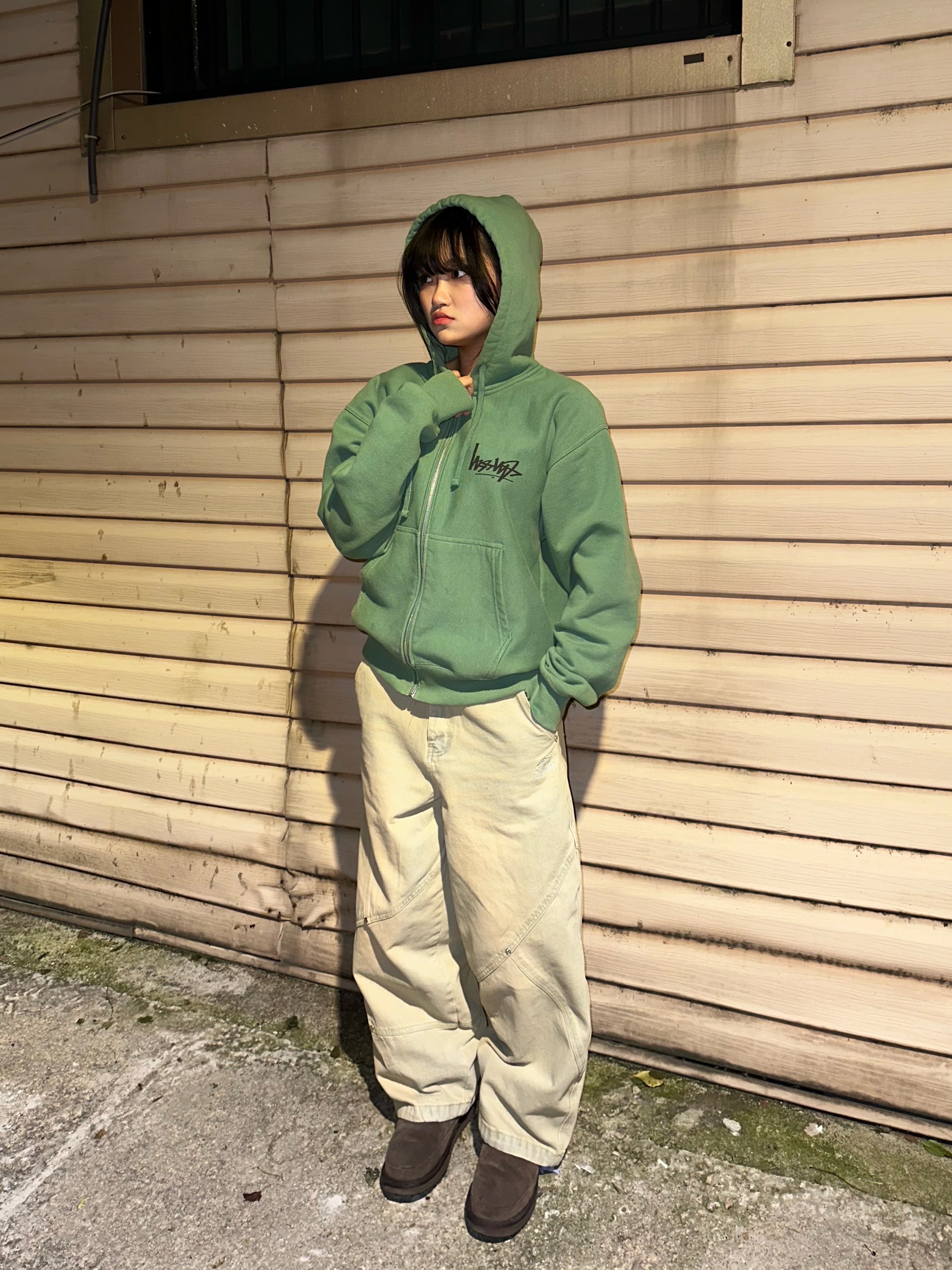 Stussy Flipped Zip Hoodie Green 착용 스타일 - 2