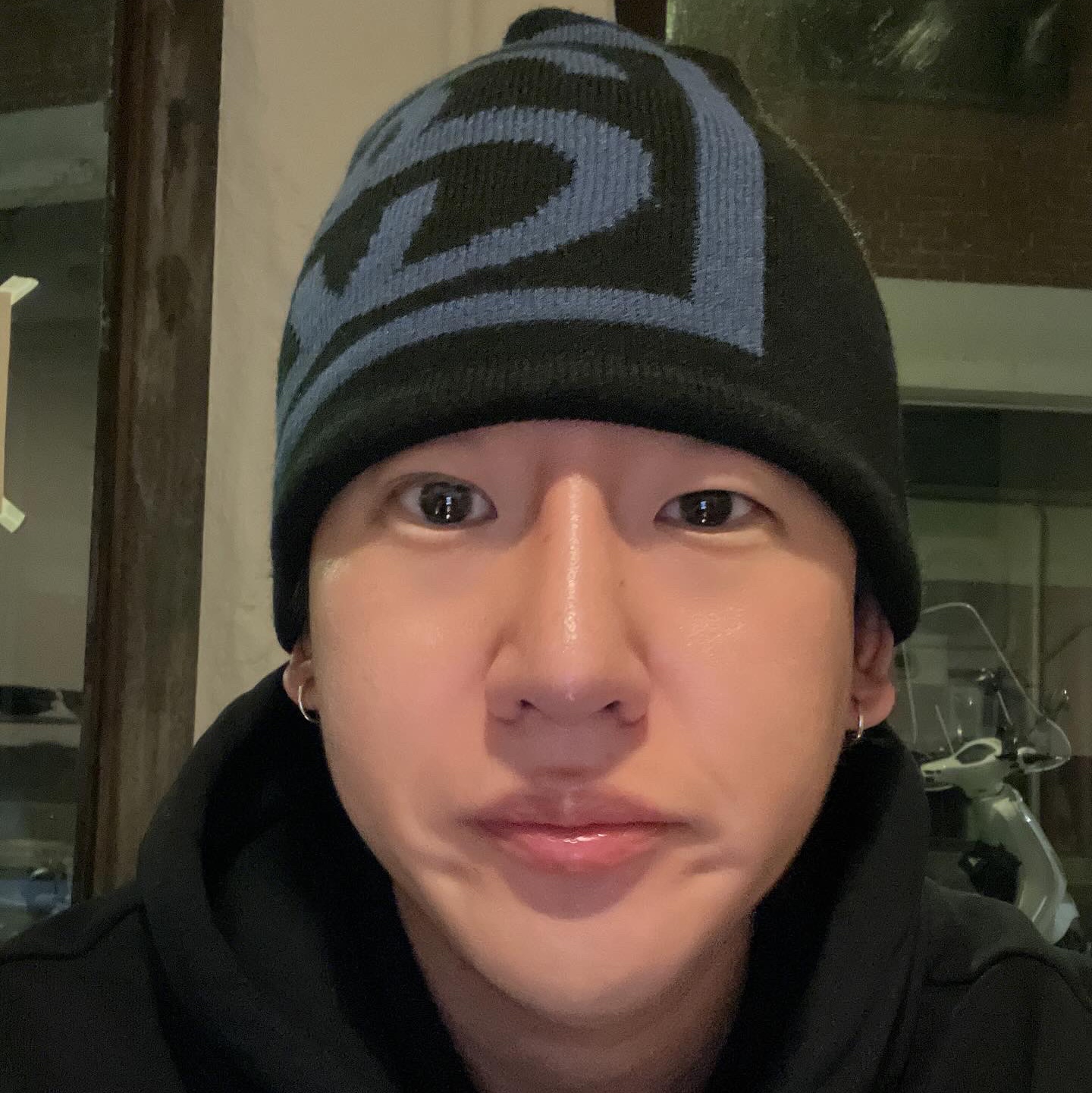 Stussy SS Link Skull Cap Black 착용 스타일