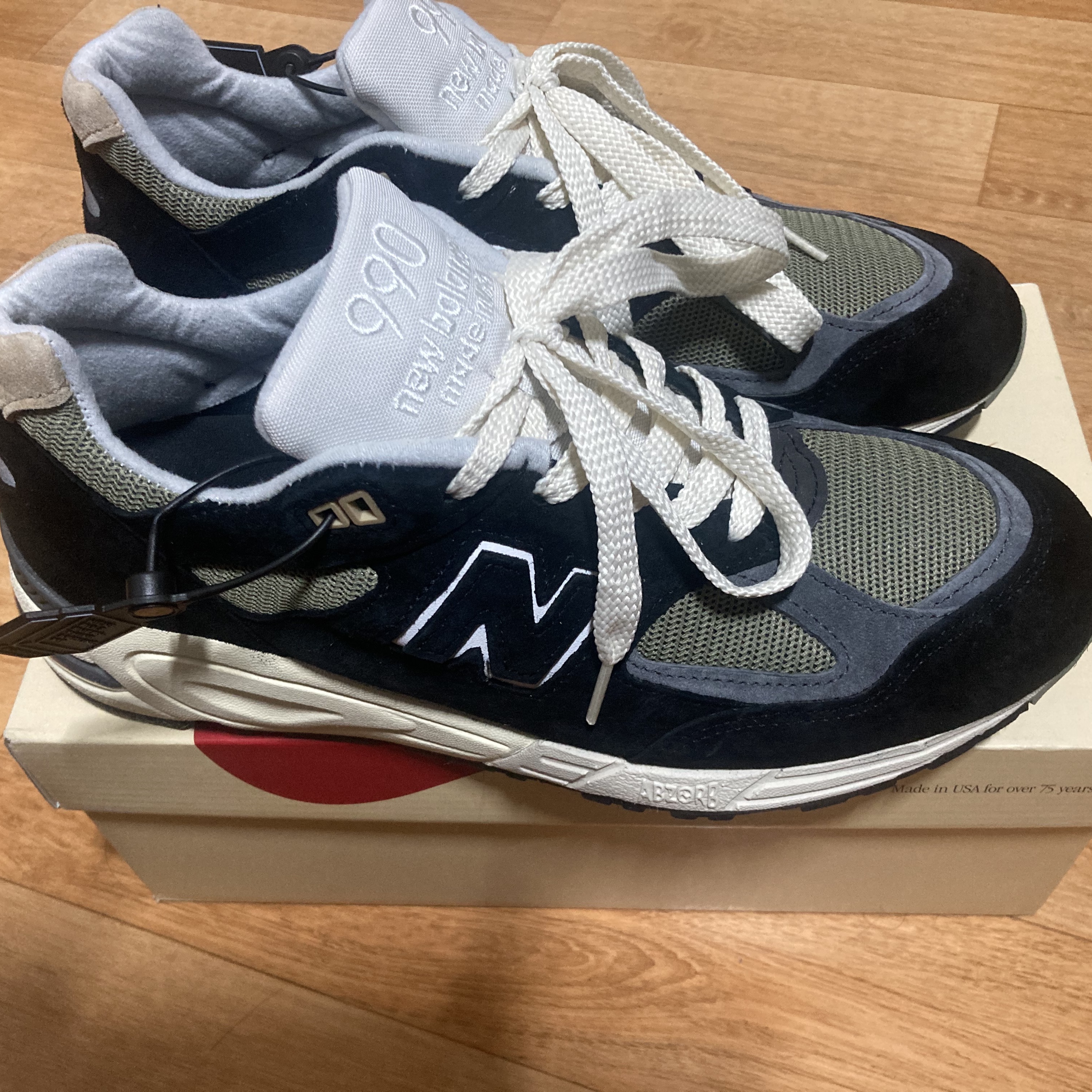 New Balance 990v2 Made in USA Black True camo 착용 스타일 - 1