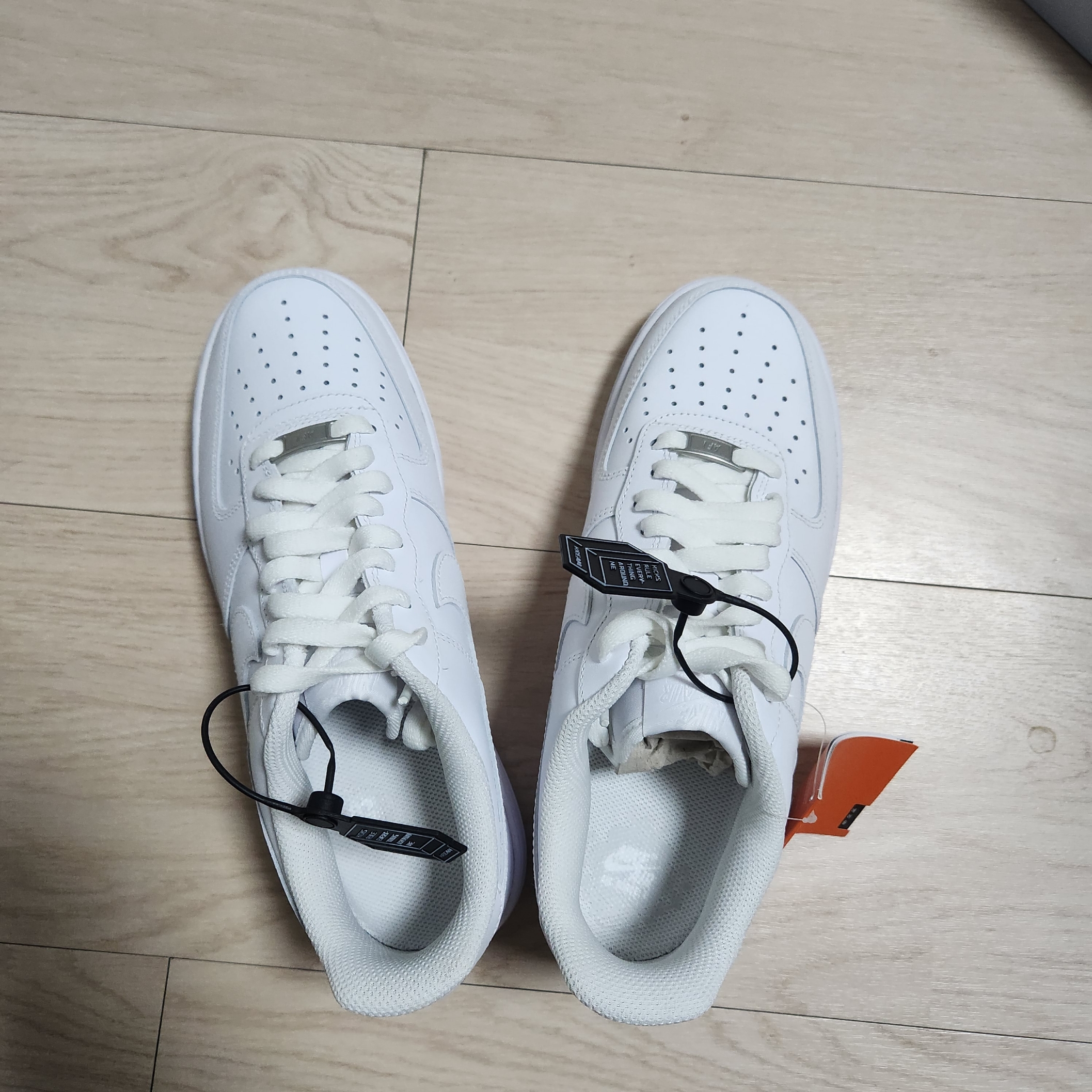 Nike Air Force 1 '07 Low White 착용 스타일