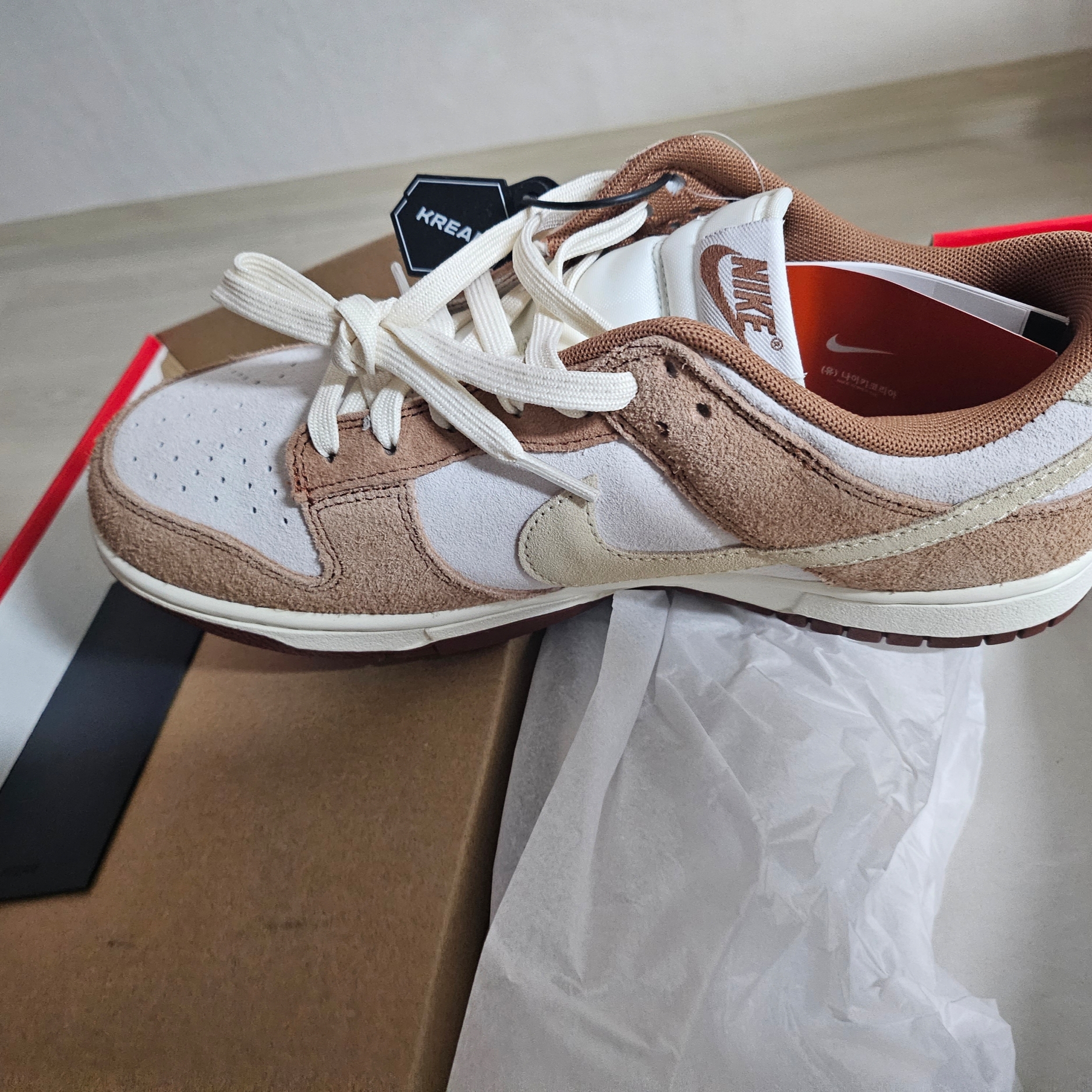 Nike Dunk Low Pro Premium Medium Curry 착용 스타일