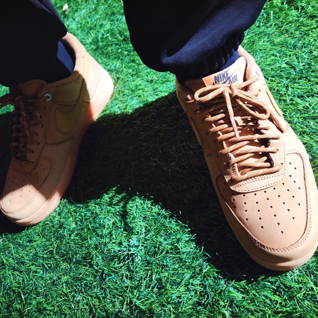 Nike Air Force 1 '07 WB Flax 착용 스타일 - 4