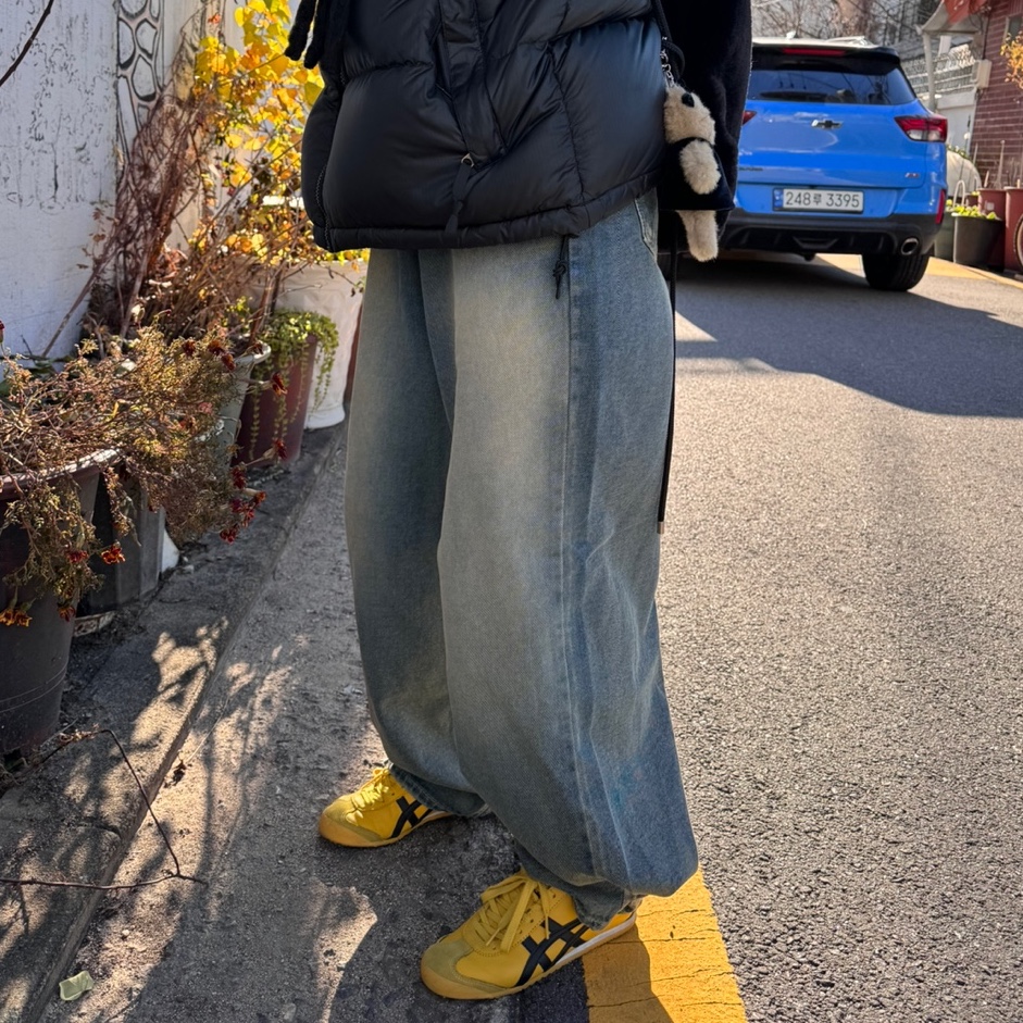 Onitsuka Tiger Mexico 66 Yellow Black 착용 스타일 - 3