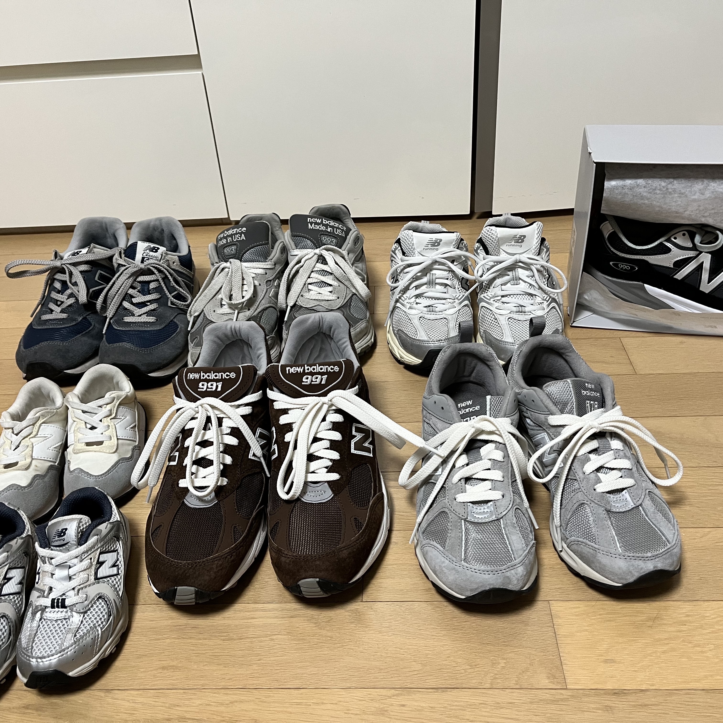 New Balance 991 Made in UK Mocha Brown, New Balance 574 Navy White 착용 스타일 - 2