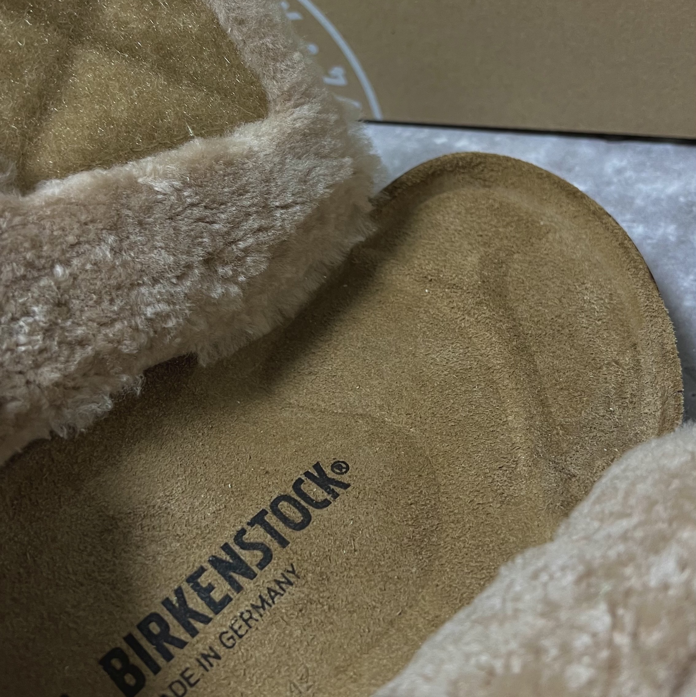 Birkenstock x Stussy Solana Shearling Slide Washed Green 착용 스타일 - 2