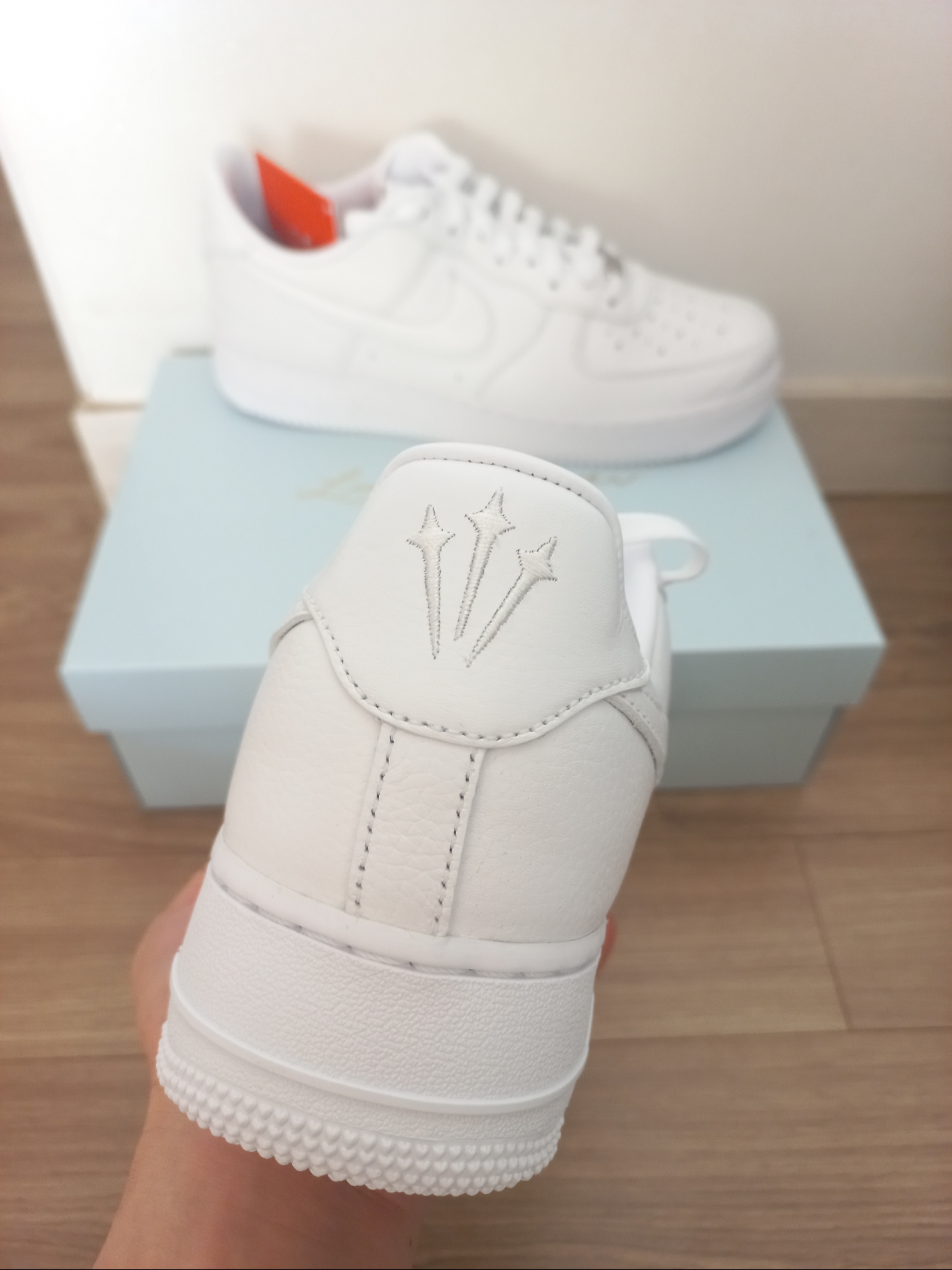Nike x Drake Nocta Air Force 1 Low SP Certified Lover Boy White 착용 스타일 - 2