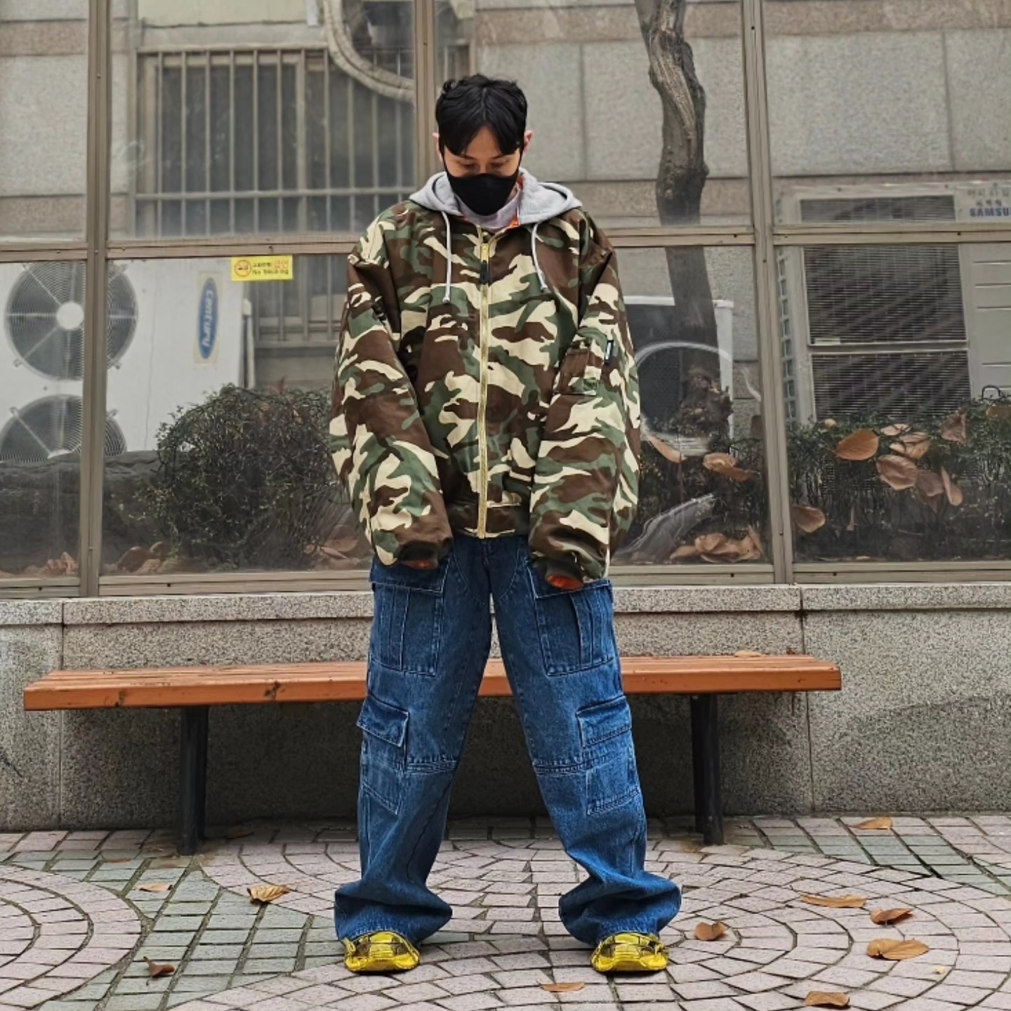 Balenciaga 3XL Sneakers Yellow Black 착용 스타일 - 4