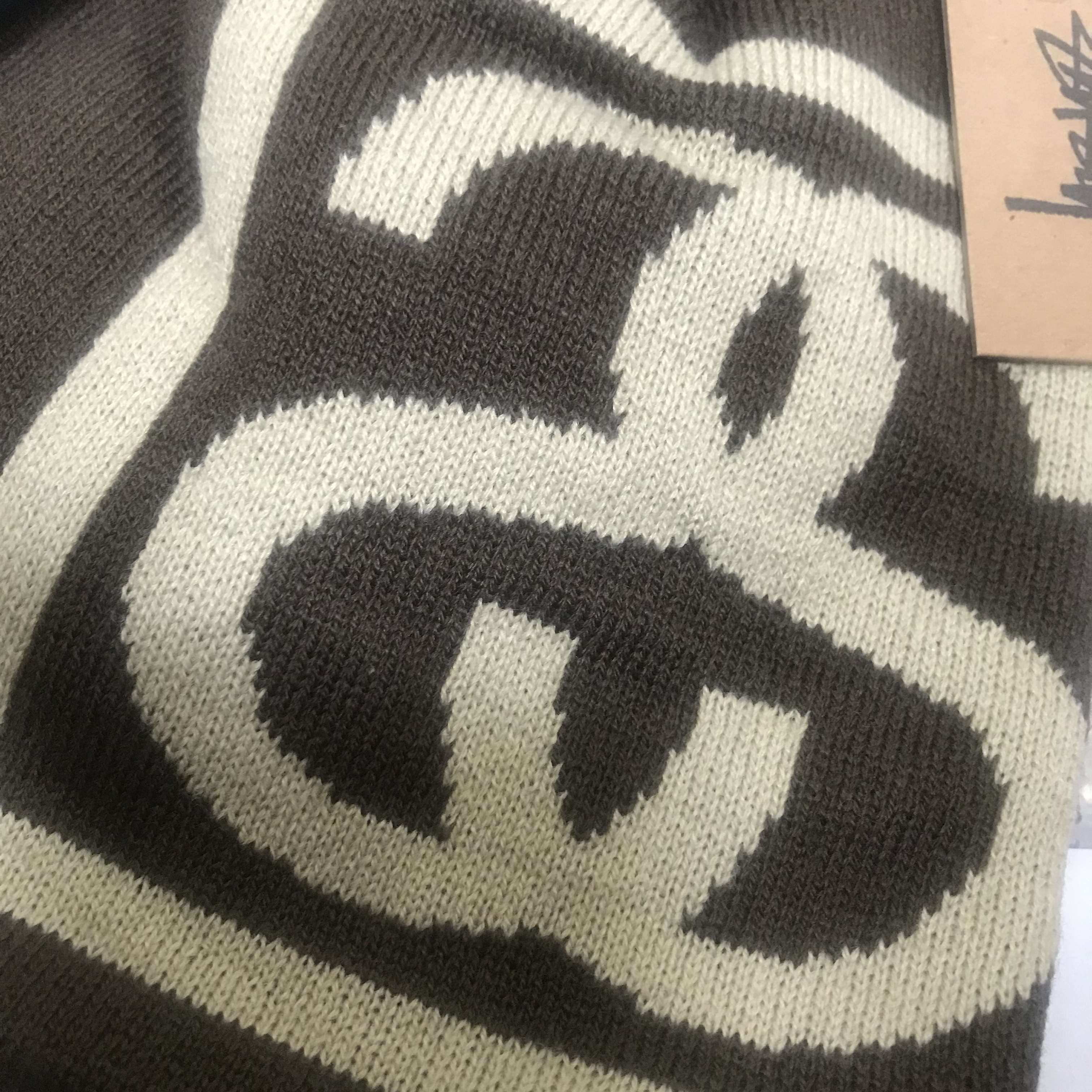 Stussy SS Link Skullcap Beanie Brown 착용 스타일 - 1