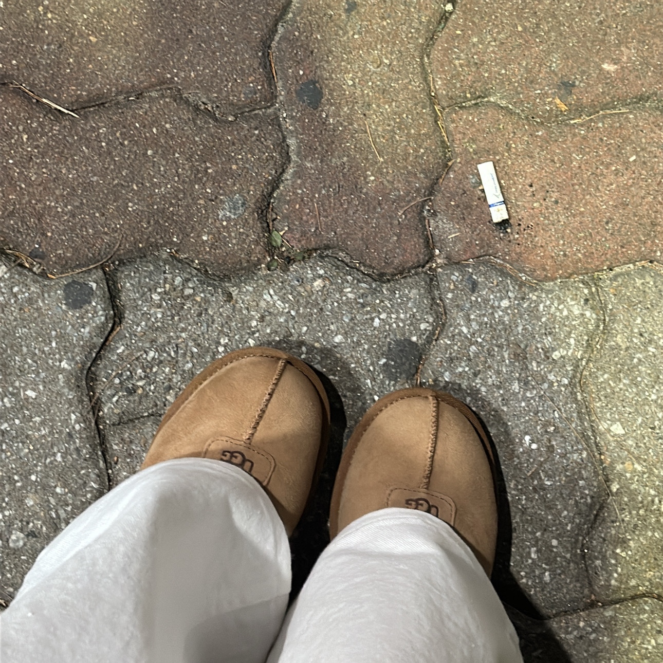 (W) UGG Coquette Slipper Chestnut 착용 스타일 - 2