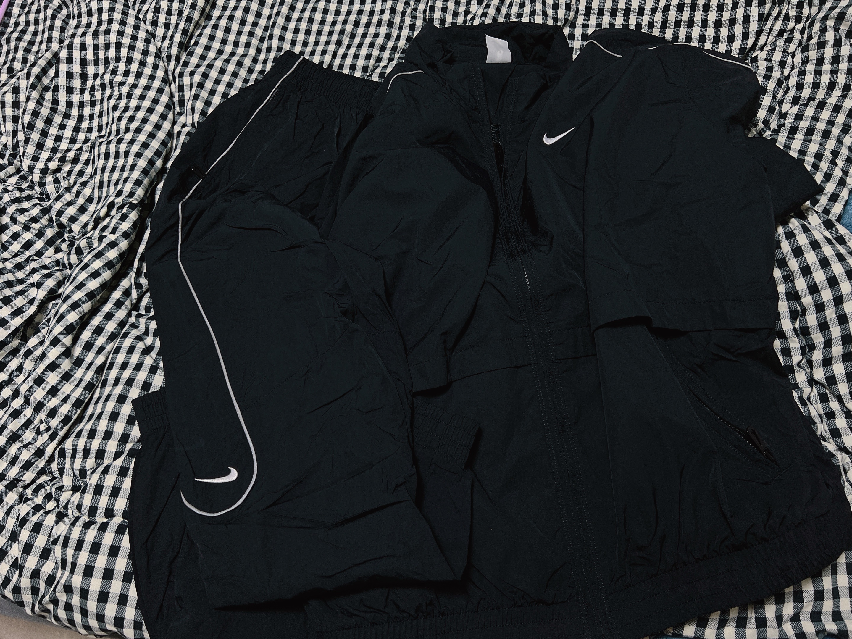 Nike NSW Solo Swoosh Woven Track Jacket Black - Asia, Nike Solo Swoosh Track Pants Black - Asia 착용 스타일