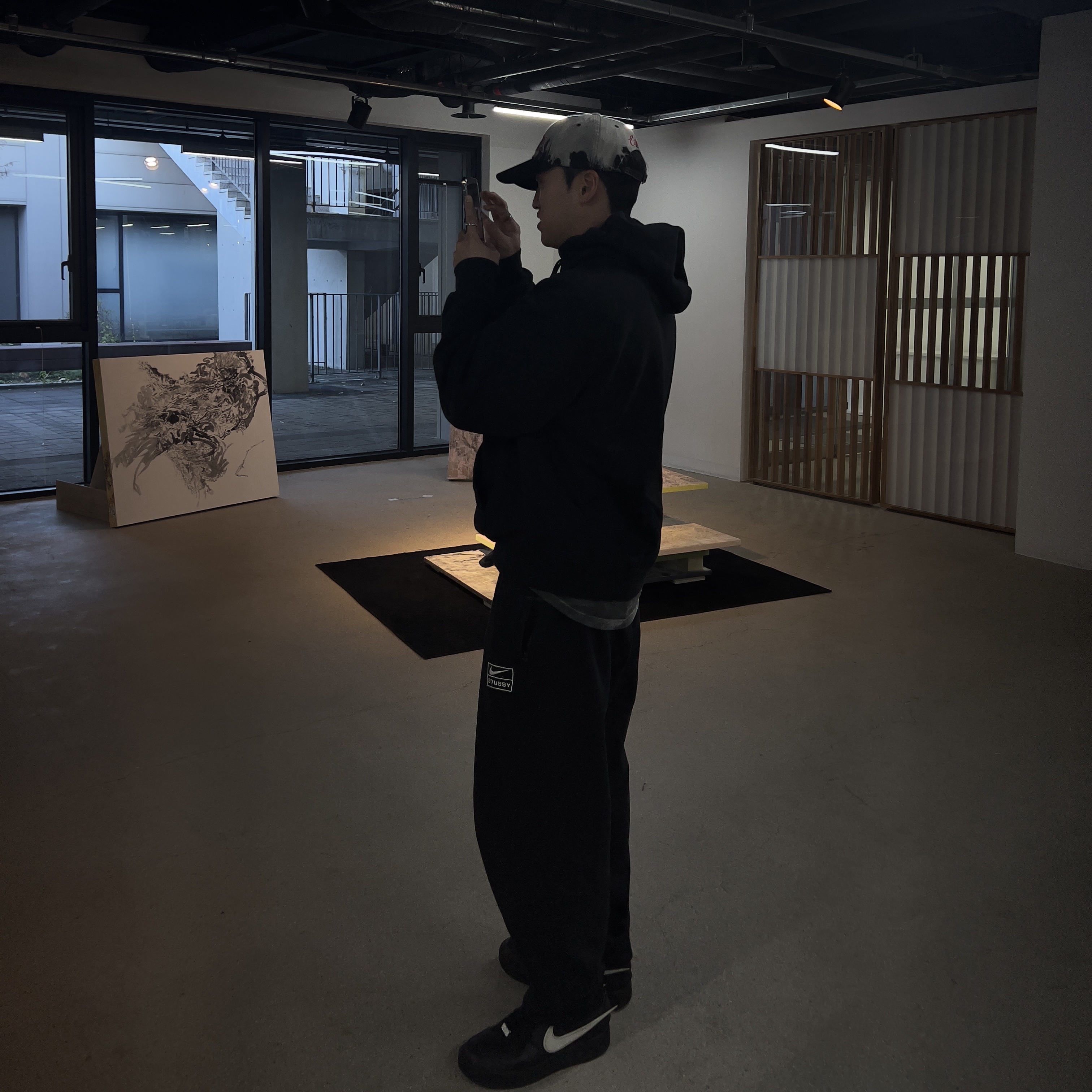 Nike x Ambush Air Force 1 Low SP Black, Nike x Stussy NRG Washed Fleece Pants Black (DO5296-010) 착용 스타일 - 2