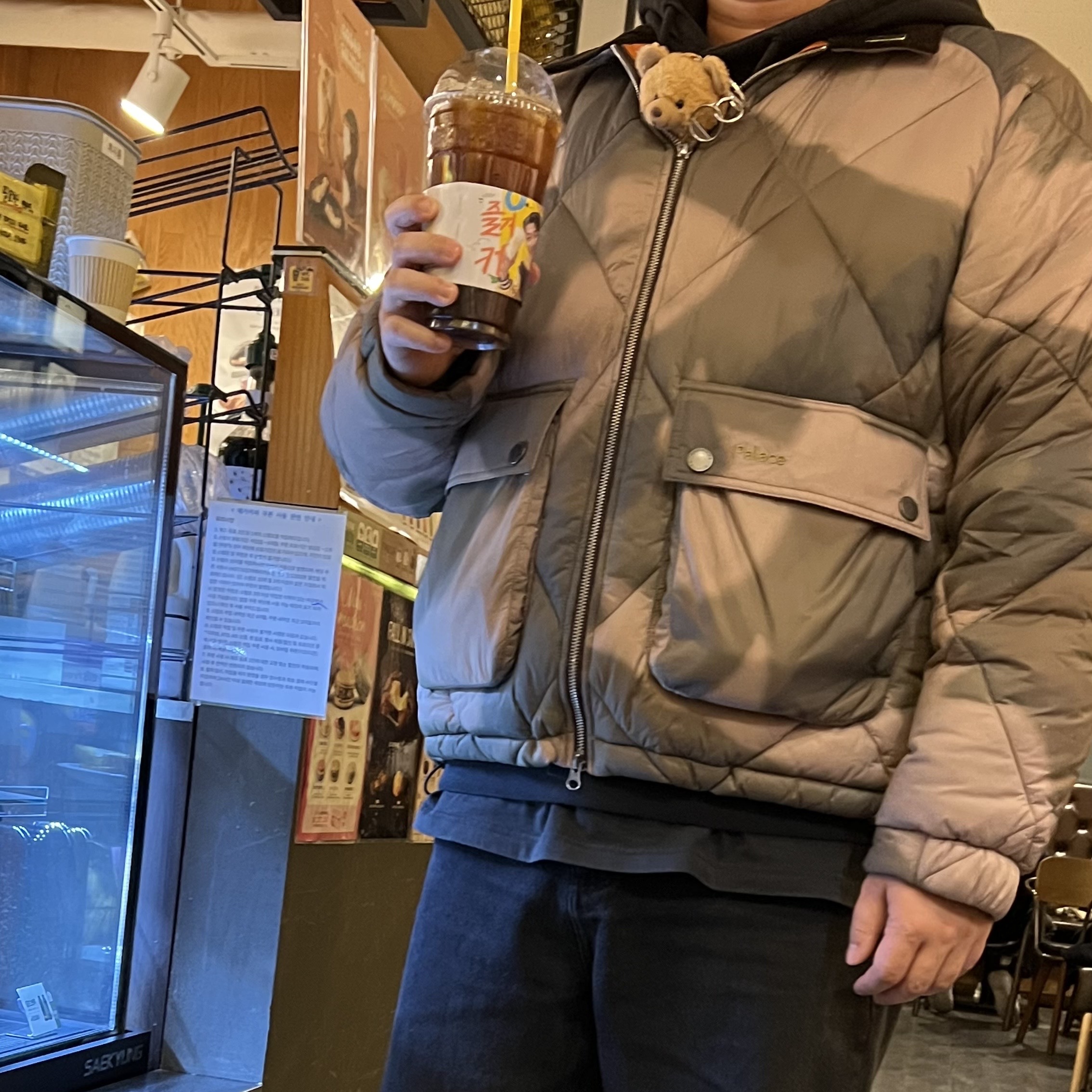 Palace x Barbour Dom Quilt Camo - 23FW 착용 스타일