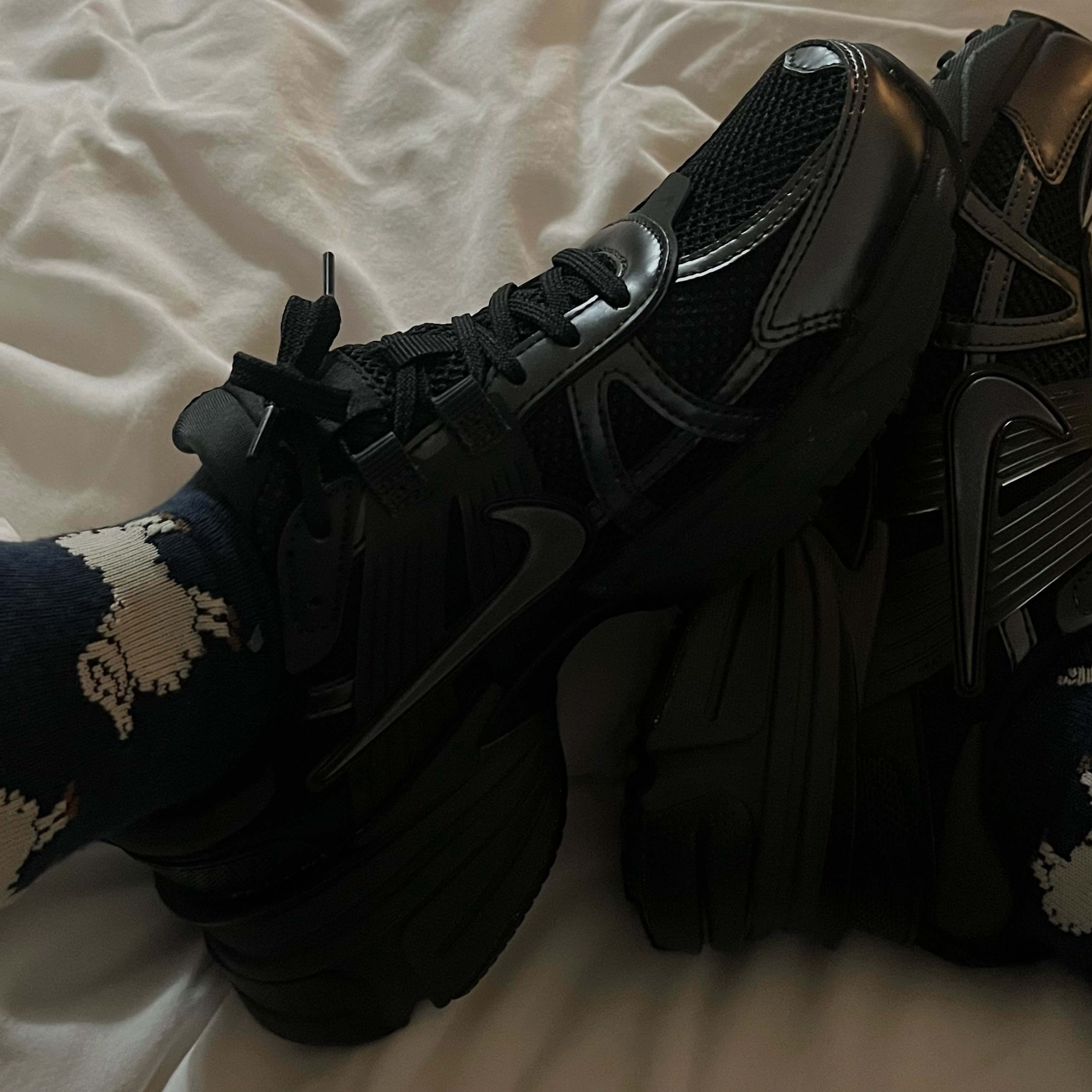 Nike V2K Run Black Anthracite 착용 스타일