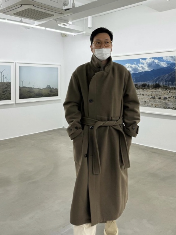 Lemaire Double Wool Wrap Coat Dark Squirrer, Lemaire Double Wool Wrap Coat Black 착용 스타일
