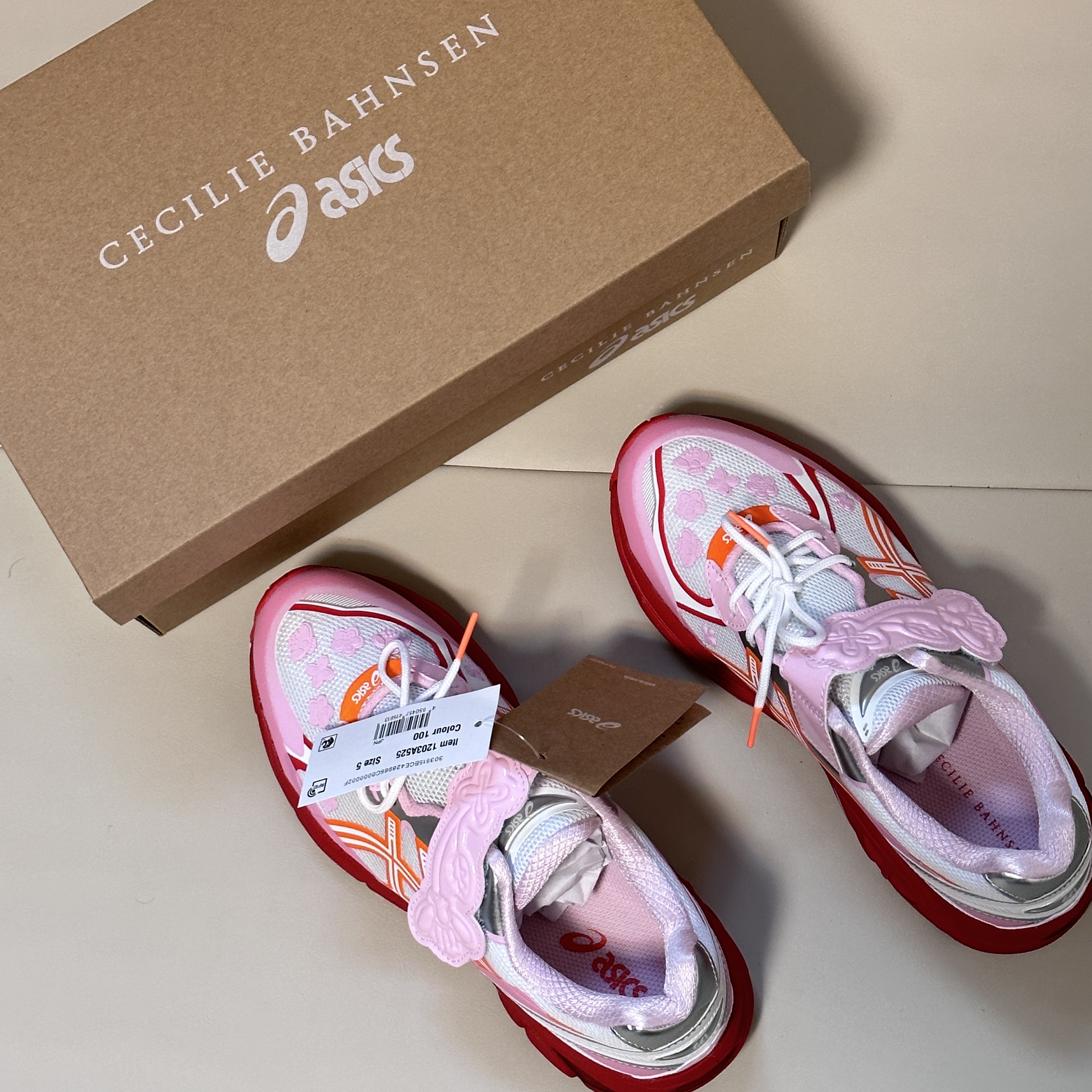 Asics x Cecilie Bahnsen GT-2160 White Habanero 착용 스타일 - 4