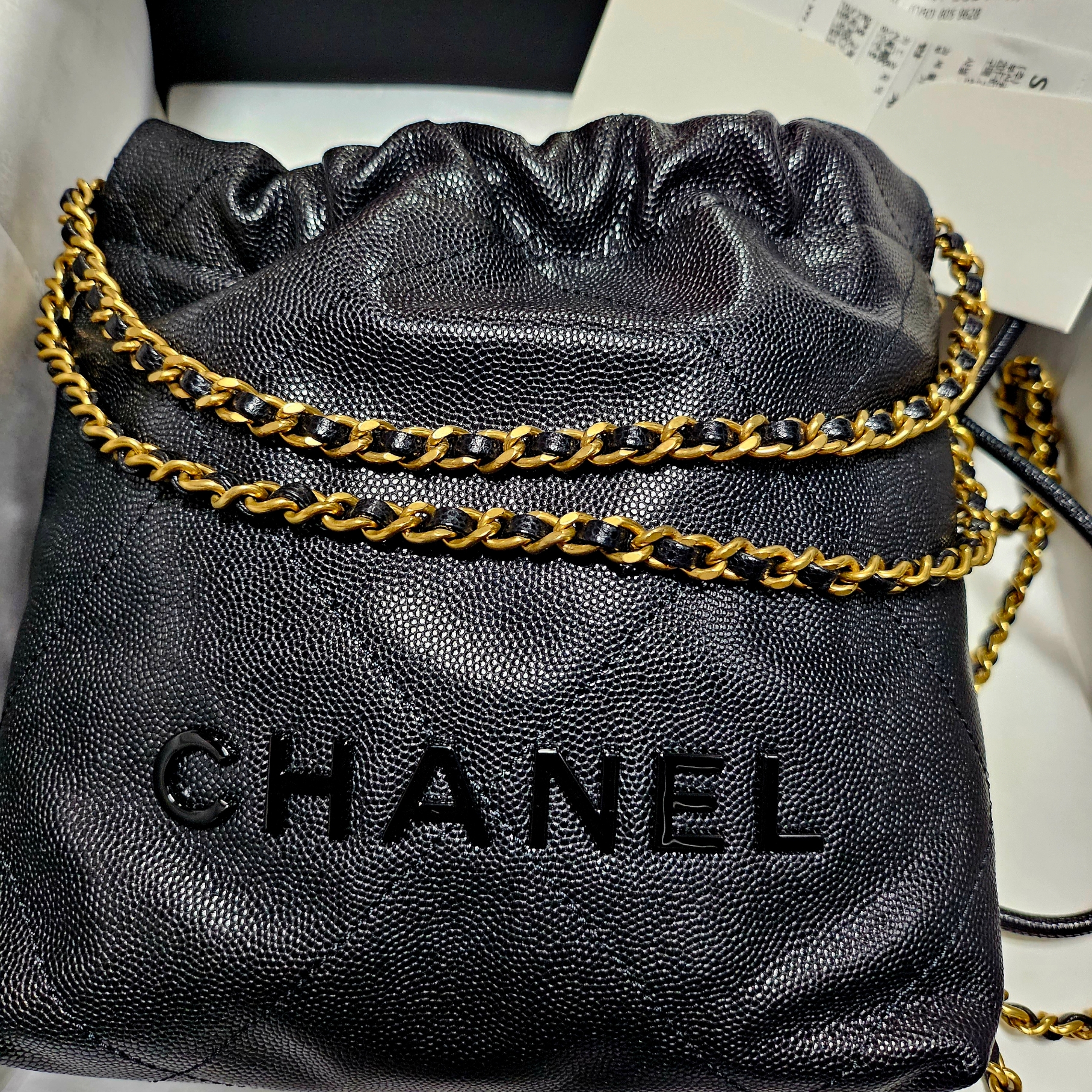 Thevinylhouse My House Sweatshirt Red, Chanel 22 Mini Handbag Shiny Grained Calfskin & Gold Lacquered Black 착용 스타일 - 2
