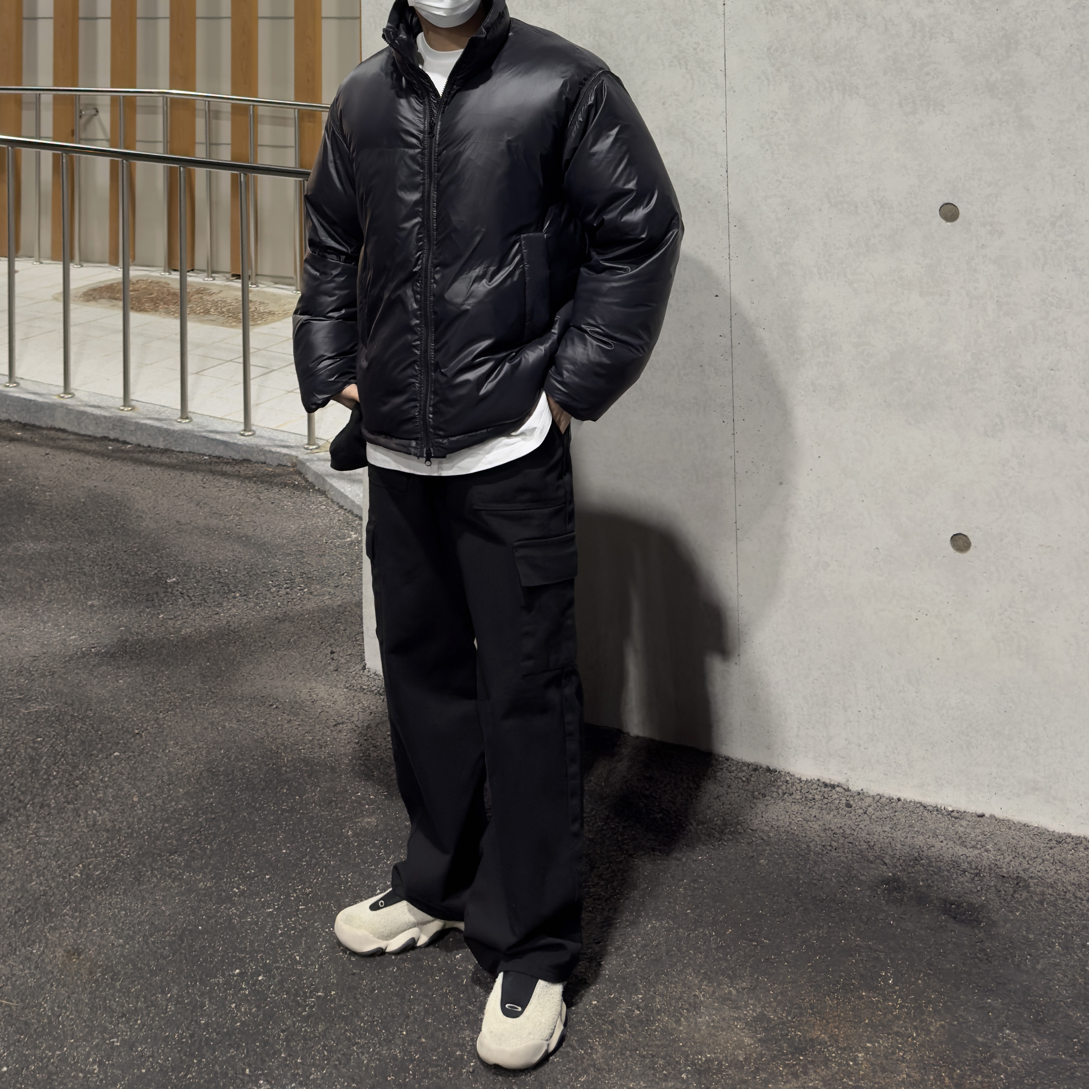 Oakley Factory Team x Brain Dead Flesh Milk Black 착용 스타일 - 1