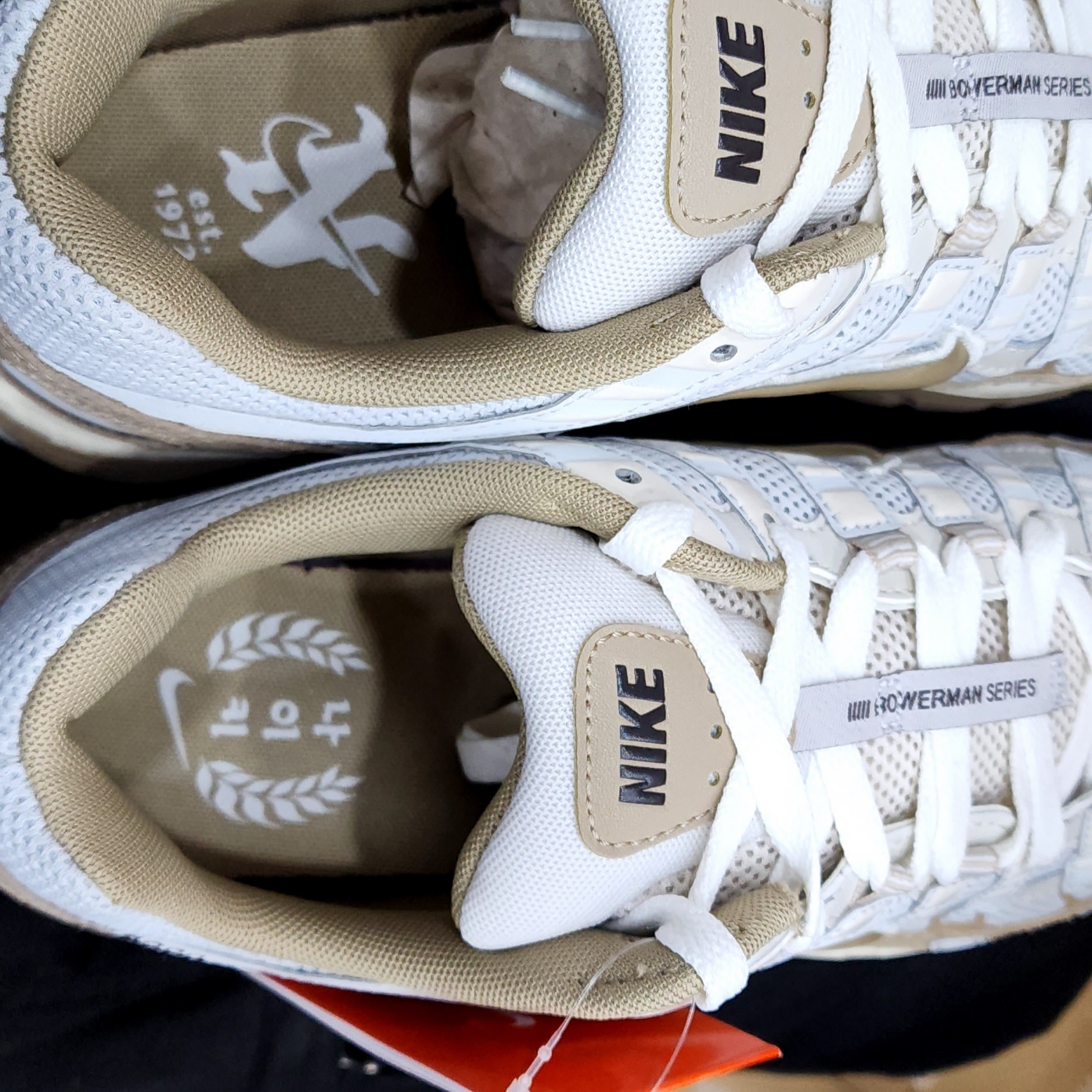 Nike P-6000 PRM Hangul Day Photon Dust Khaki, Nike Calm Mule Hemp 착용 스타일 - 3