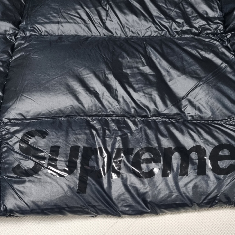 Supreme Featherweight Down Puffer Jacket Black - 23FW 착용 스타일 - 3